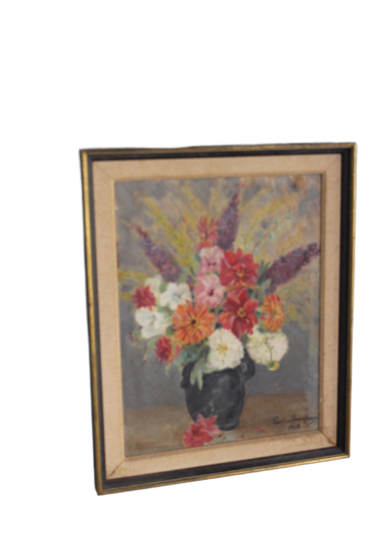 Von der amerikanischen Künstlerin Pauline Bomphrey

Dieses impressionistische Ölgemälde aus der Mitte des Jahrhunderts zeigt ein lebhaftes Blumenstillleben, das die Eleganz und den Charme von violetten Rittersporn, weißen Nelken und violetten