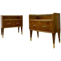 Midcentury Pair of 1950s Italian Bedside Tables or Nightstands in Burl Wood