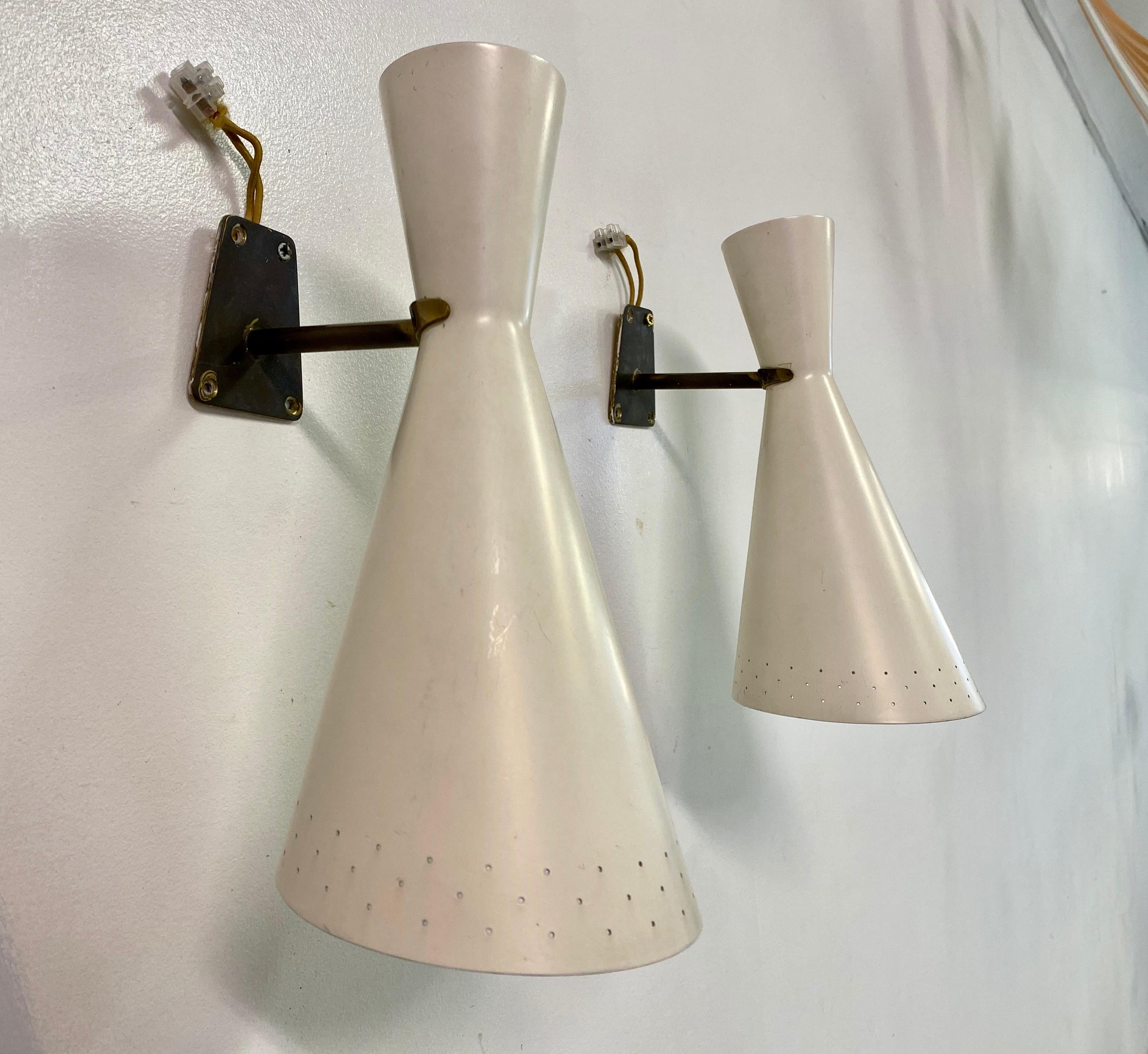 Midcentury Pair of 1950s Italian Brass and Enamel Wall Lamps 5