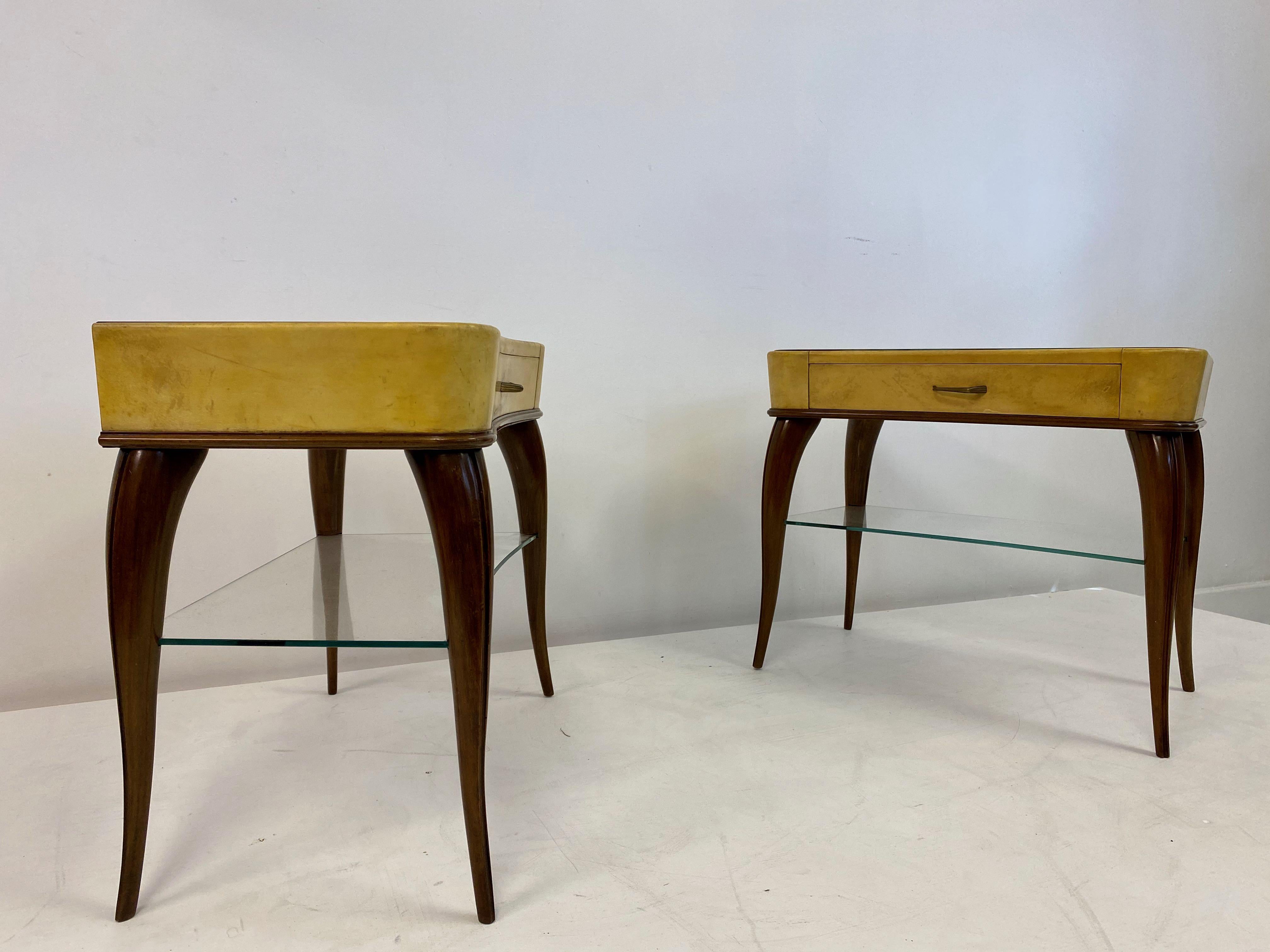 Midcentury Pair of 1950s Italian Wood and Parchment Bedside Tables 5