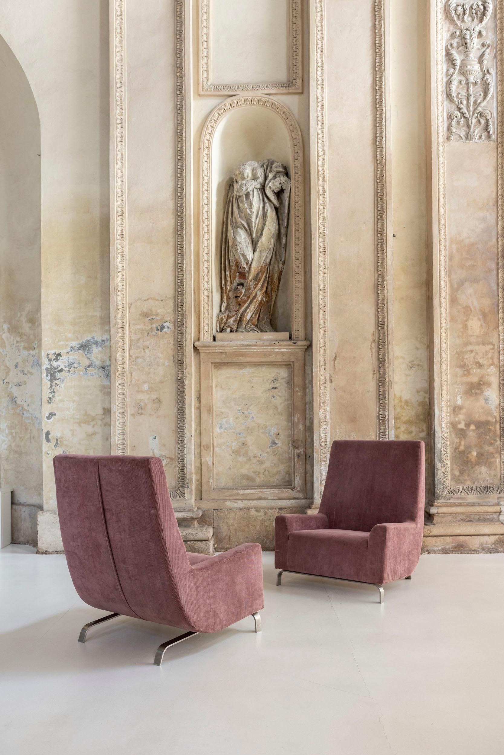 Mid-Century moderno Coppia di poltrone di metà secolo attribuite a Gianni Moscatelli per Formanova, 1960 in vendita