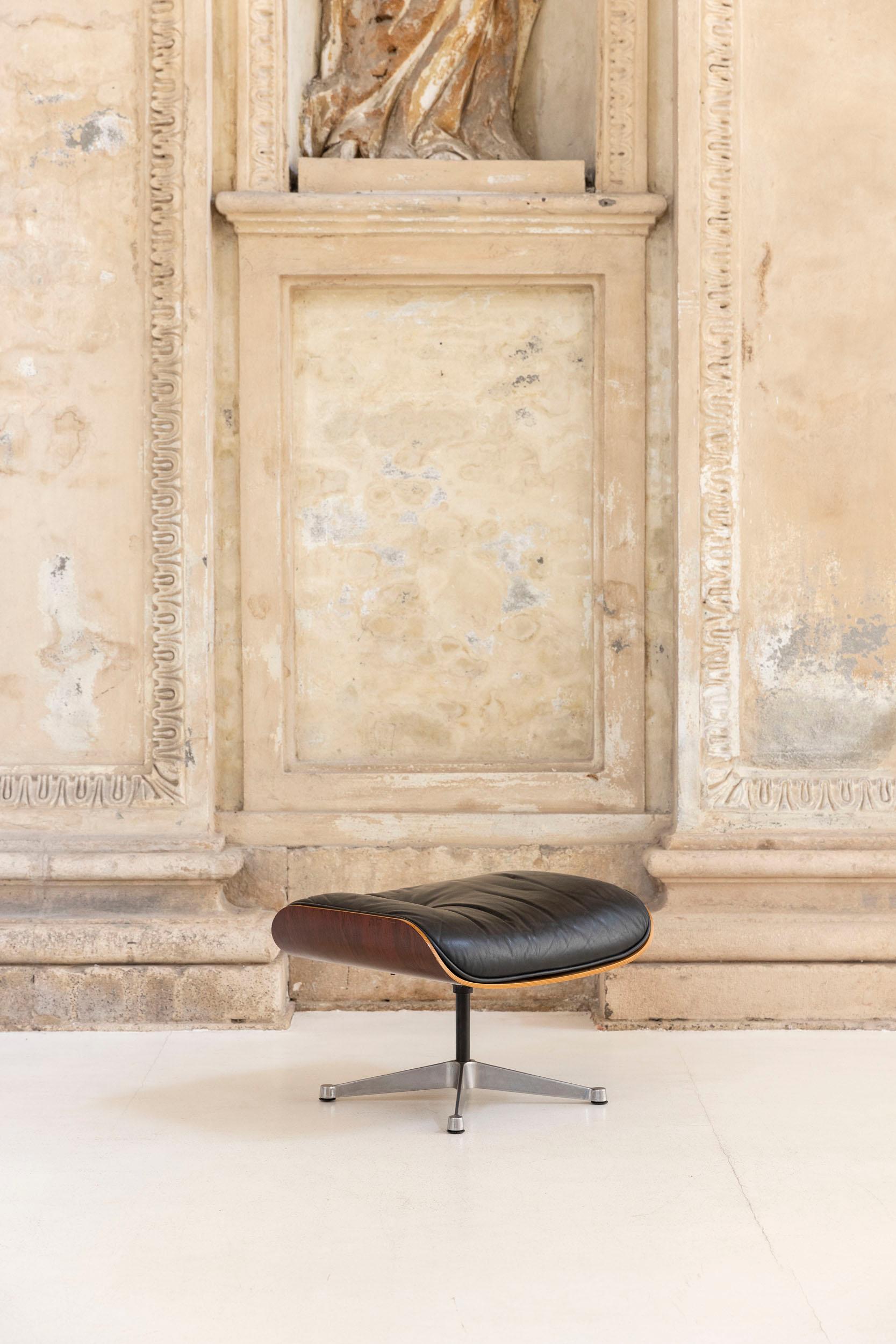 Paire de fauteuils du milieu du siècle dernier par Charles e Ray Eames pour ICF, Italie 1960 4