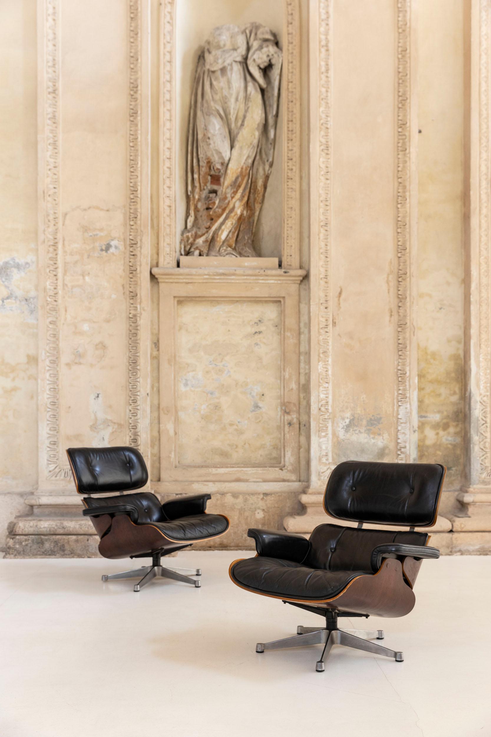 Paire de fauteuils du milieu du siècle dernier par Charles e Ray Eames pour ICF, Italie 1960 Excellent état à Piacenza, Italy