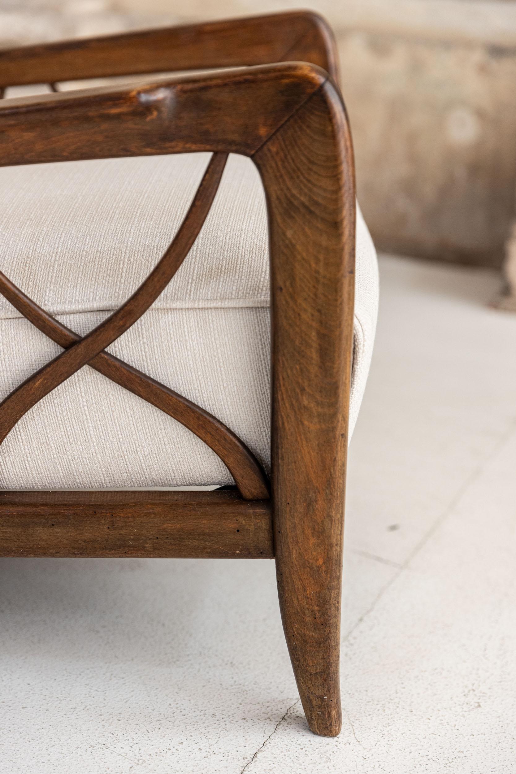 Paar Sessel aus der Mitte des Jahrhunderts, entworfen von Paolo Buffa im Angebot 5