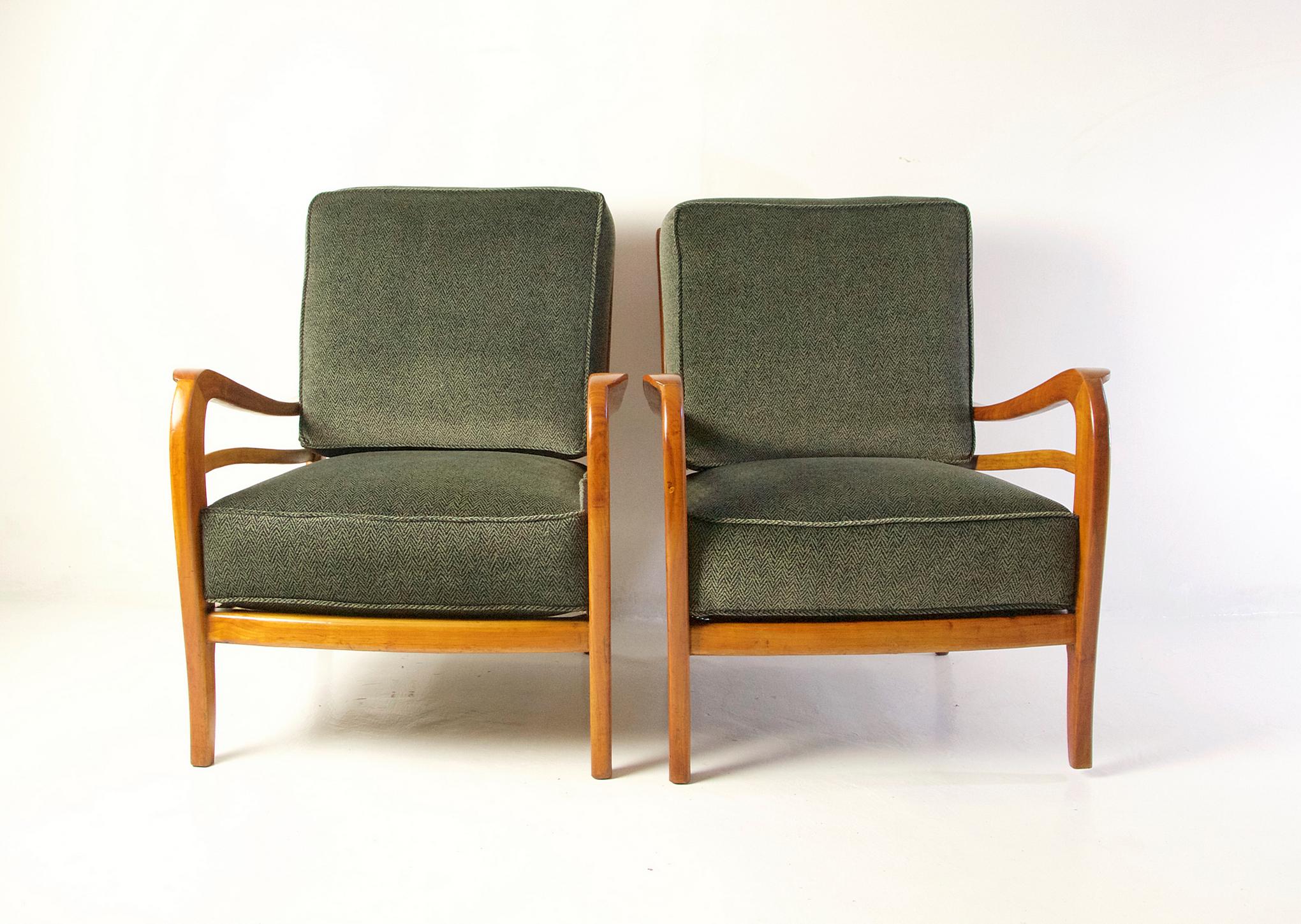 Mid-Century Modern Midcentury Pair of Armchairs in Cherry and Maple by Paolo Buffa, Italy