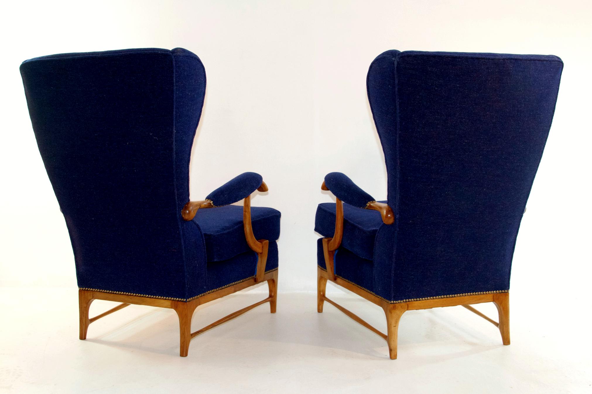 Italian Midcentury Pair of Armchairs in Walnut by Paolo Buffa for Framar Made in Italy For Sale