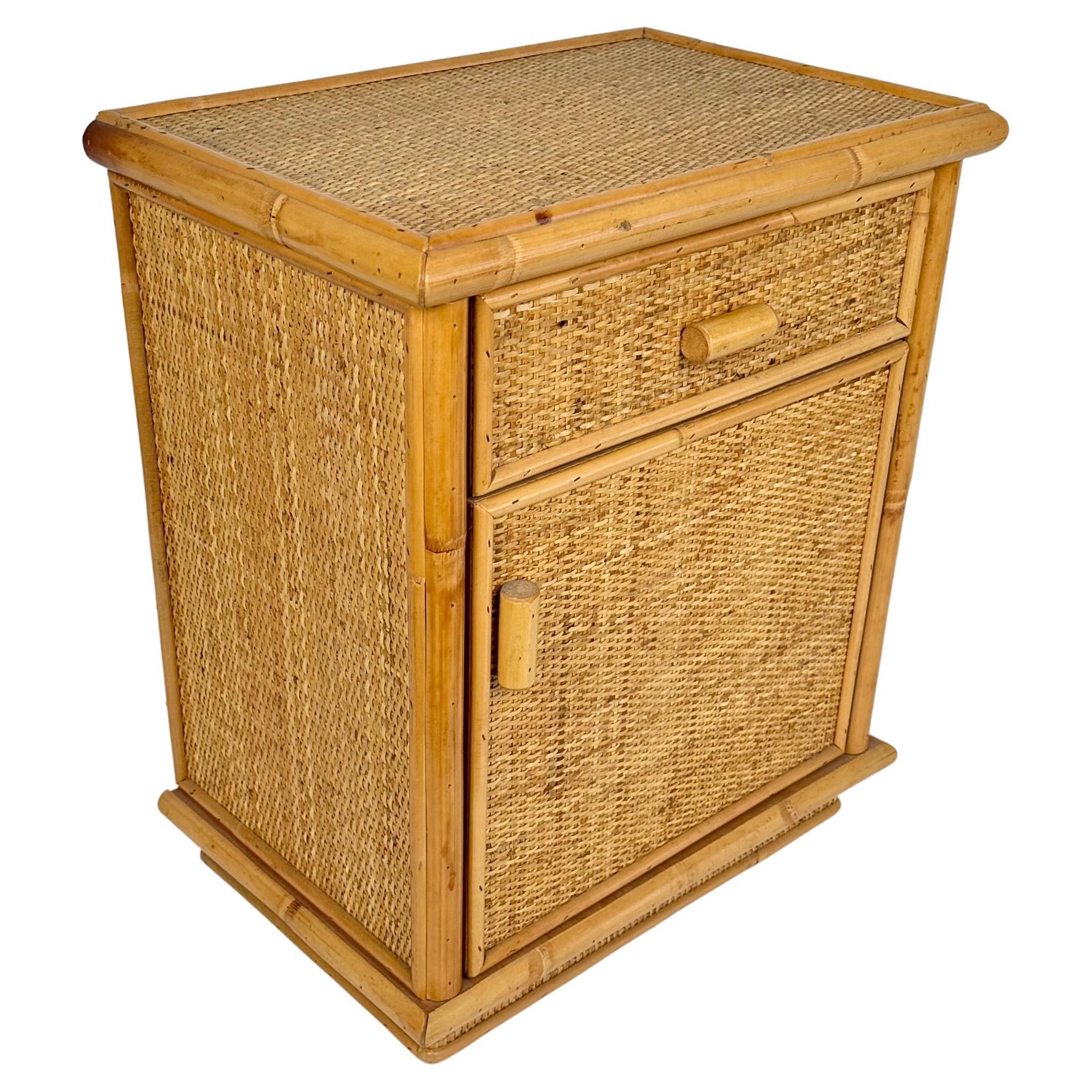 Midcentury Pair of Bed Side Tables Nightstands in Bamboo & Rattan, Italy, 1970s For Sale 5