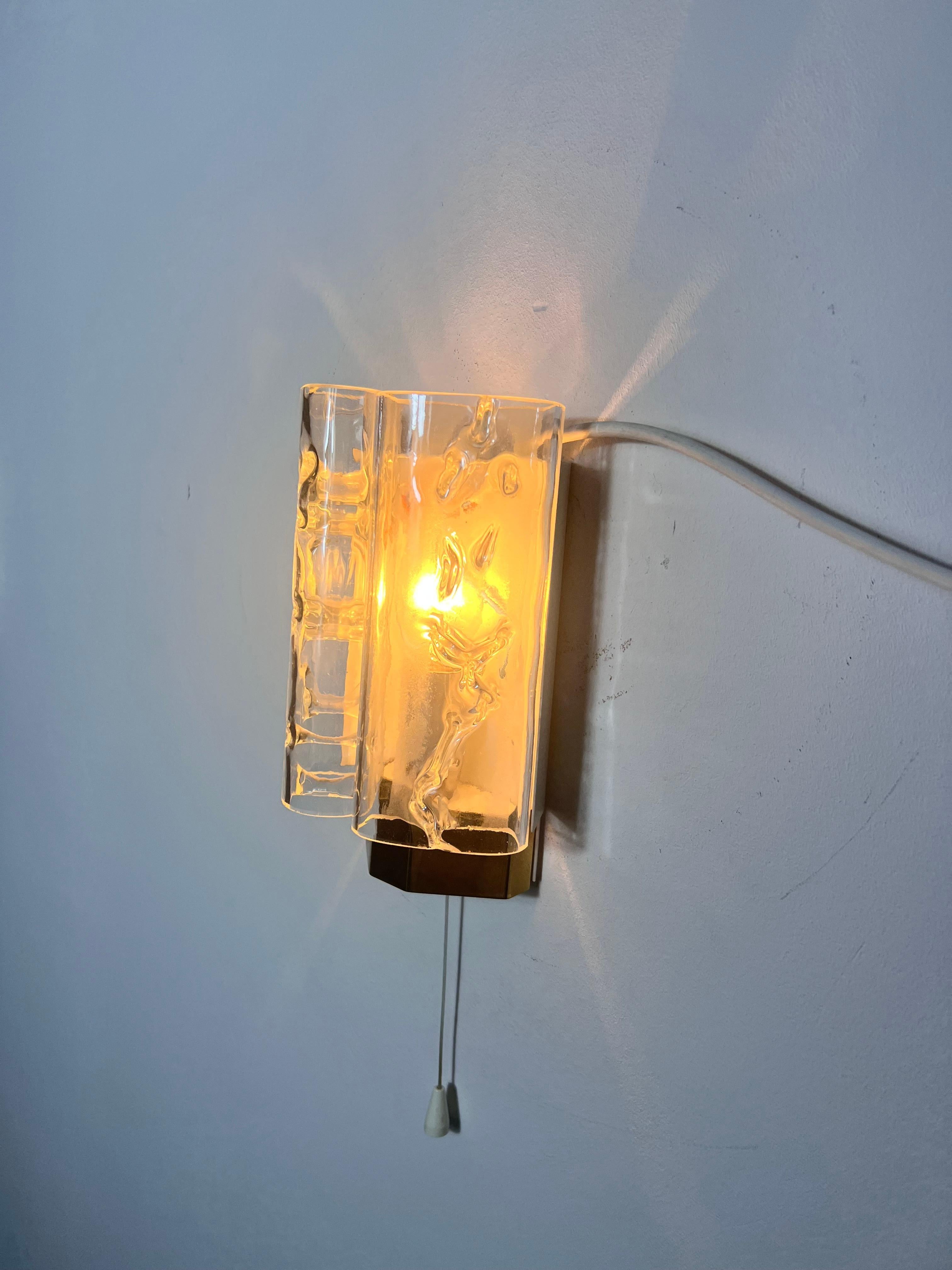 Paire d'appliques en verre soufflé du milieu du siècle par Doria, années 1960 en vente 5