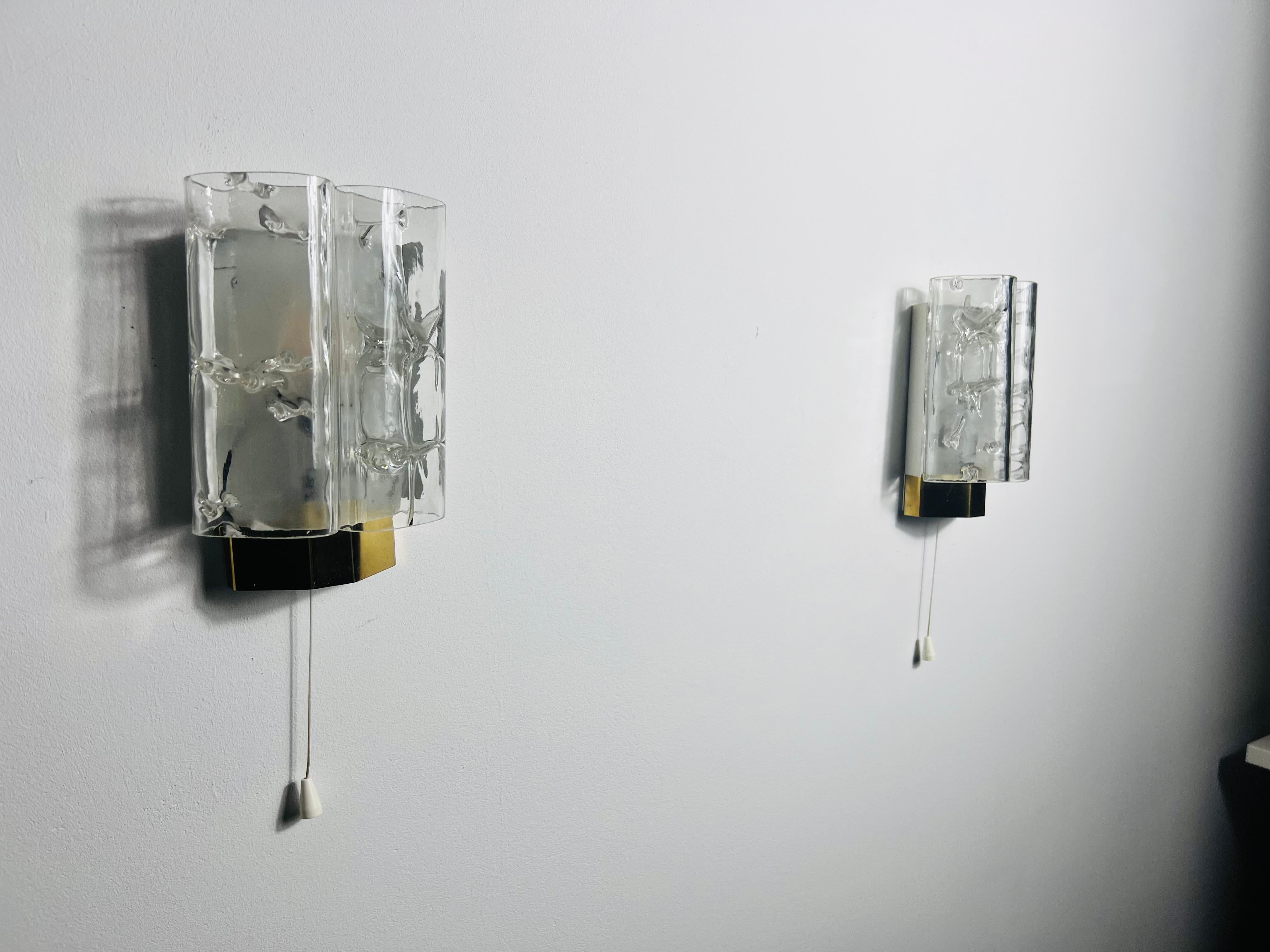 Paire d'appliques en verre soufflé du milieu du siècle par Doria, années 1960 en vente 2