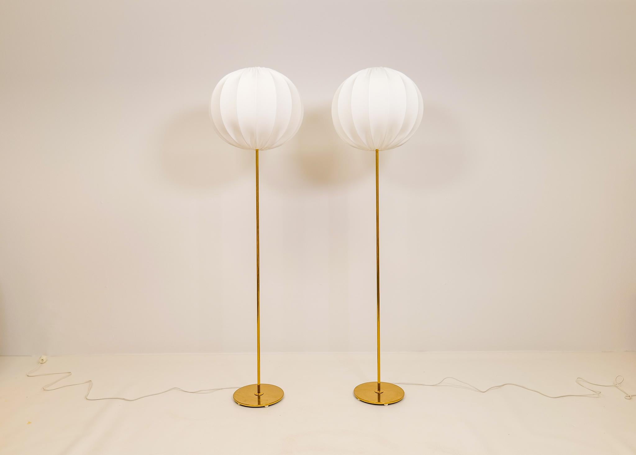 Scandinavian Modern Midcentury Pair of Brass Floor Lamps Bergboms, Sweden, 1960s For Sale