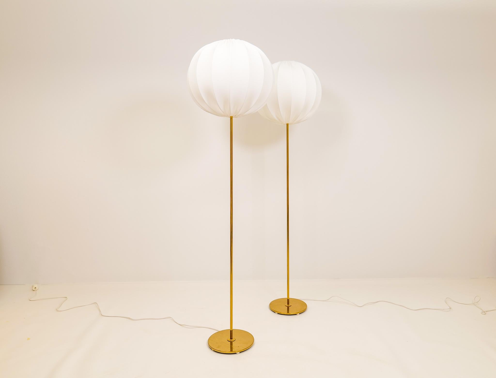 Midcentury Pair of Brass Floor Lamps Bergboms, Sweden, 1960s In Good Condition For Sale In Hillringsberg, SE