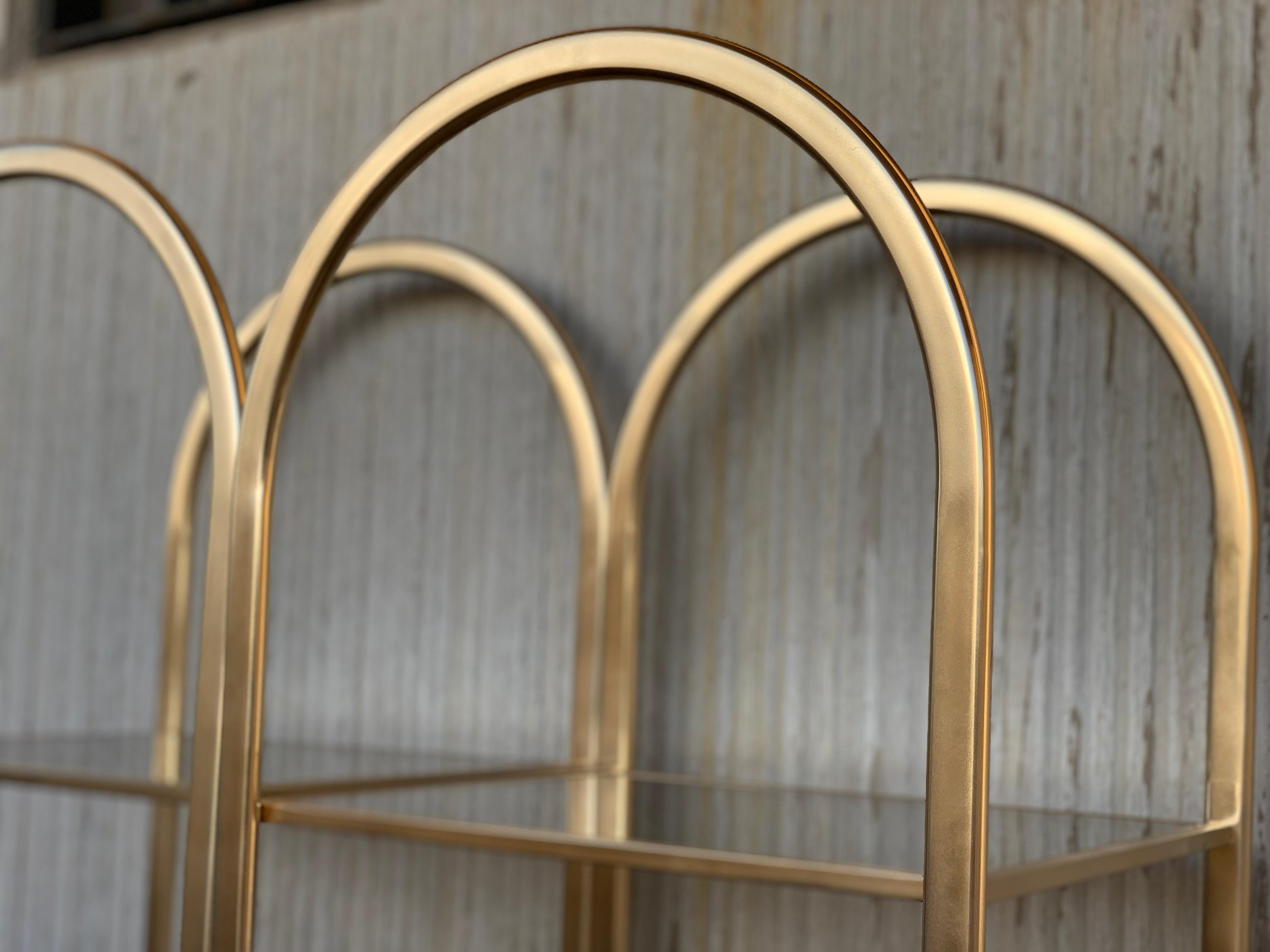 Midcentury Pair of Brass Shelves O Étagères with Smoked Glass In Good Condition In Miami, FL