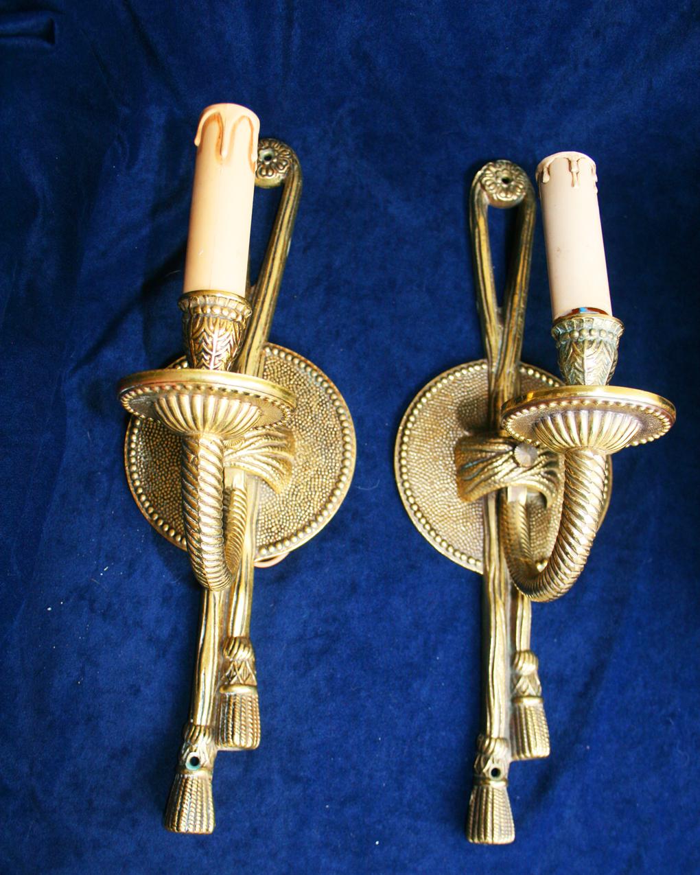 Elegant Wall Sconces Louis XVI Style France Early 20th Century For Sale 6