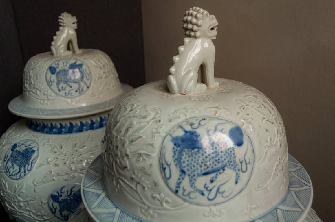1960 China Export Pair Porcelain Blue and White Giant Jars Vases For Sale 1
