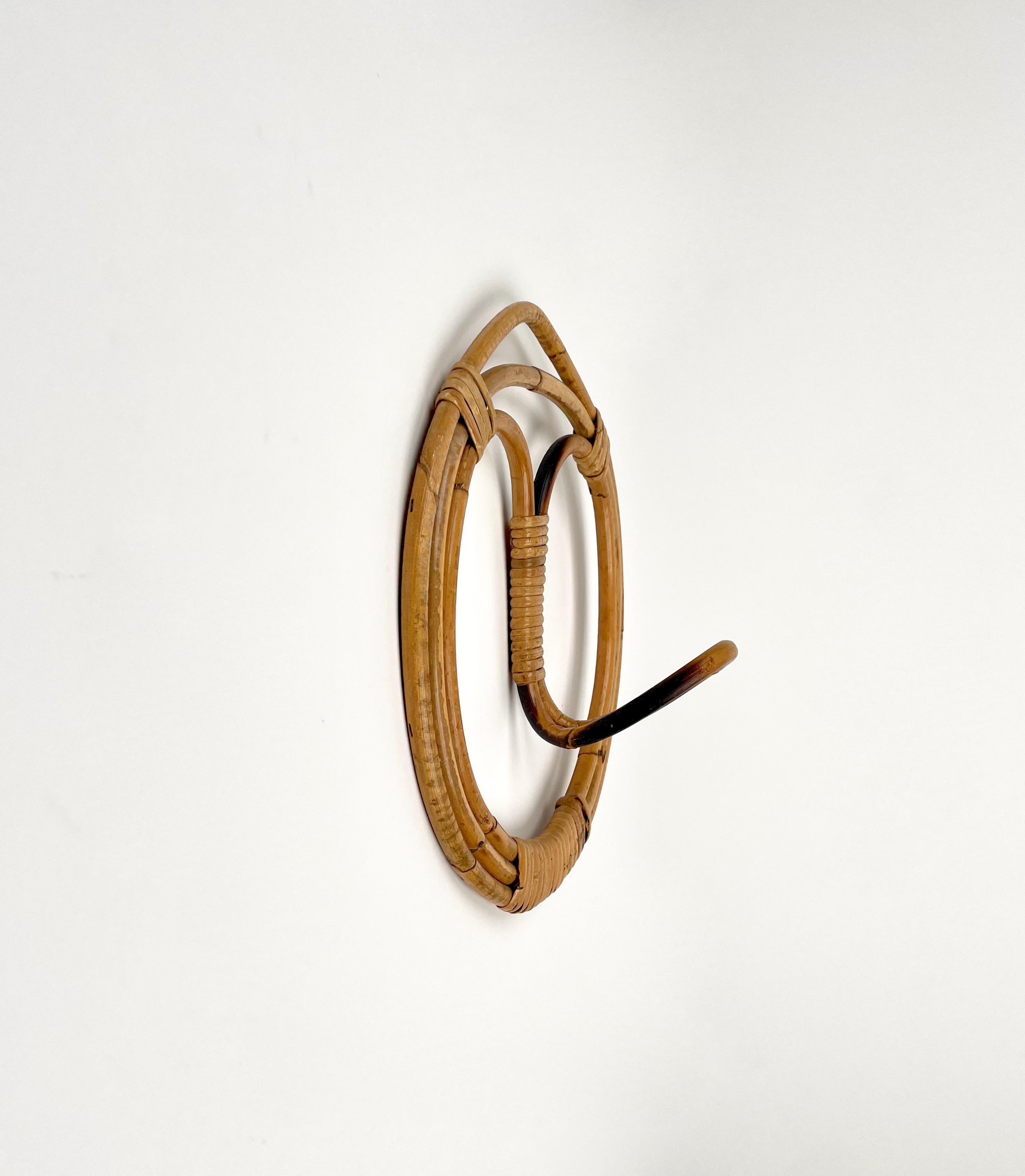 Paire de porte-manteaux en rotin et bambou, Italie, années 1960 en vente 4