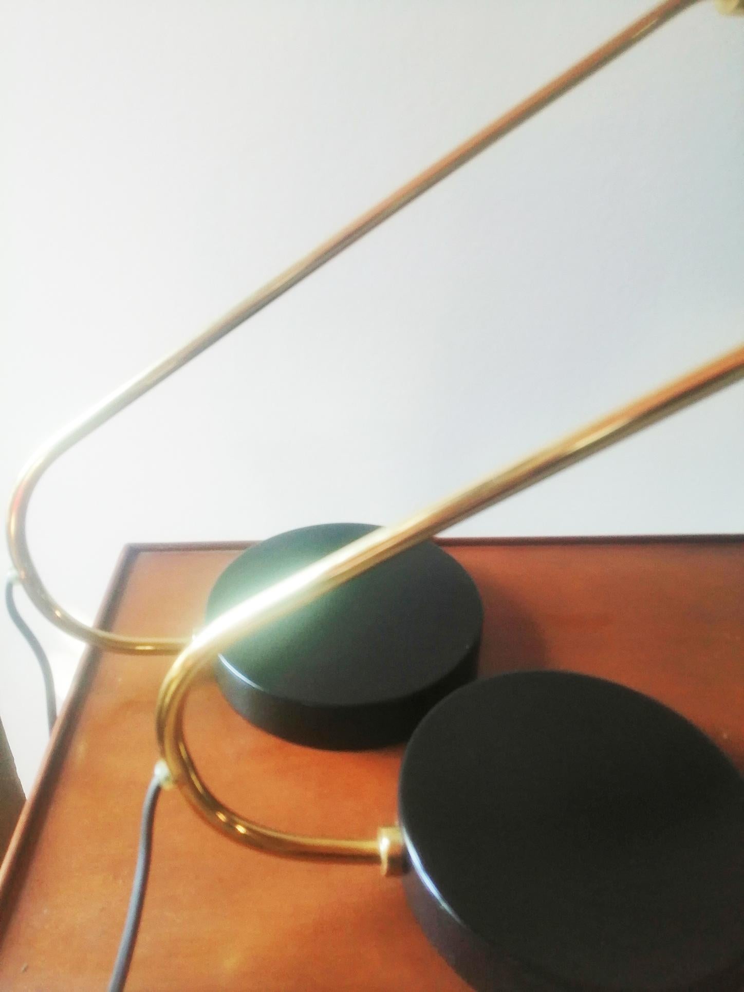 Laiton Lampes de table Design of Nordic  Bureau de style mi-siècle moderne, Italie en vente