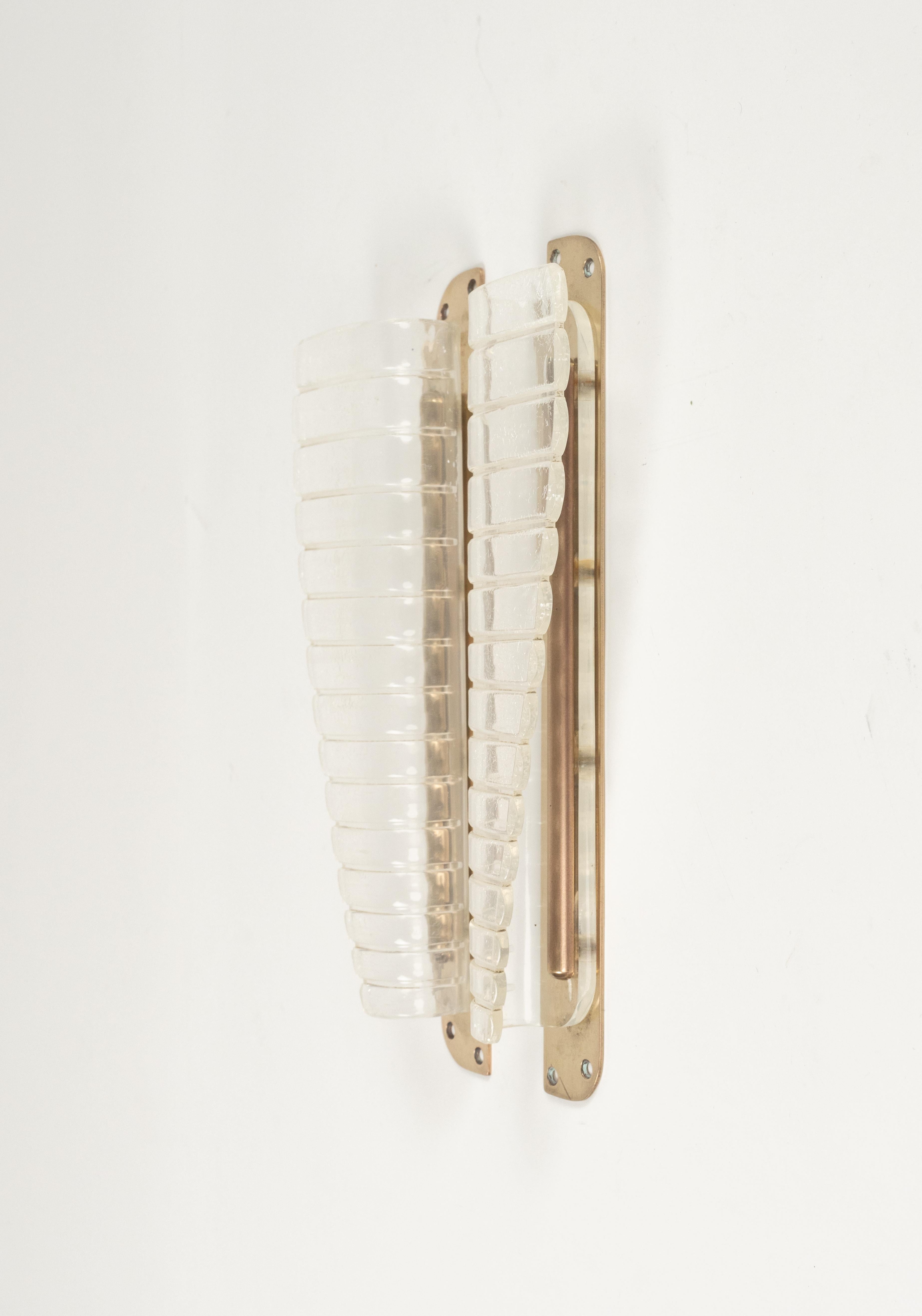 Mid-Century Modern Midcentury Pair of Door Pull Handles in Brass and Lucite, Italy 1950s For Sale