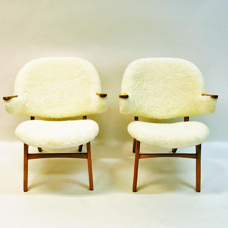 Mid-Century Modern Midcentury Pair of Easy Chairs in White Sheepskin, Sollide Møbler Norway, 1950s
