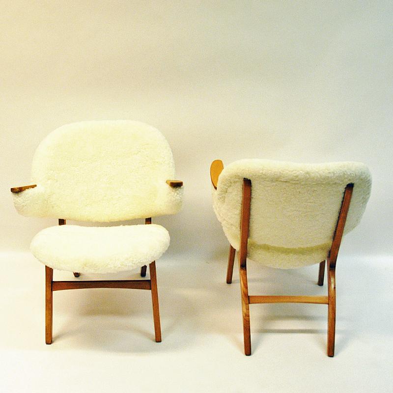 Norwegian Midcentury Pair of Easy Chairs in White Sheepskin, Sollide Møbler Norway, 1950s