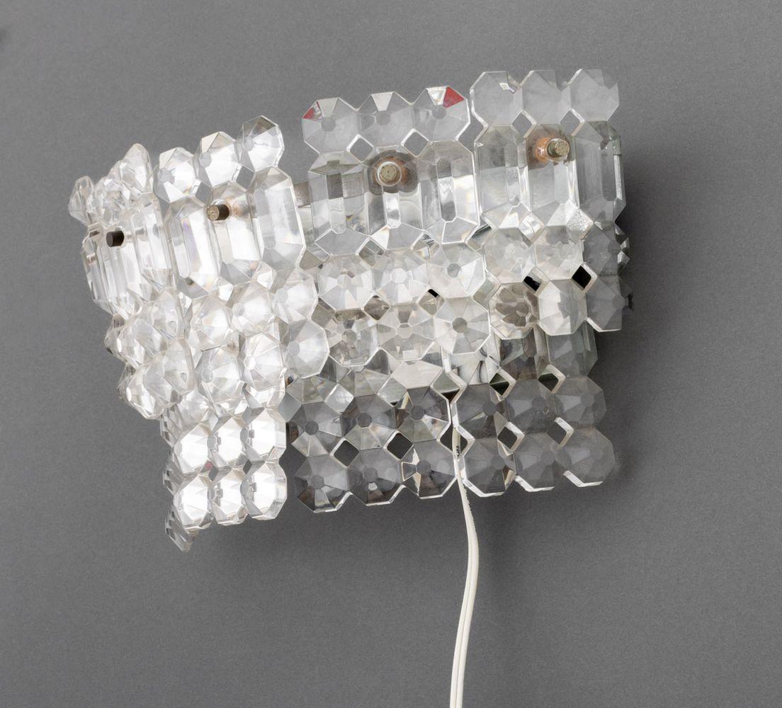 Pareja de apliques de cristal facetado de mediados de siglo en Bueno estado para la venta en Astoria, NY