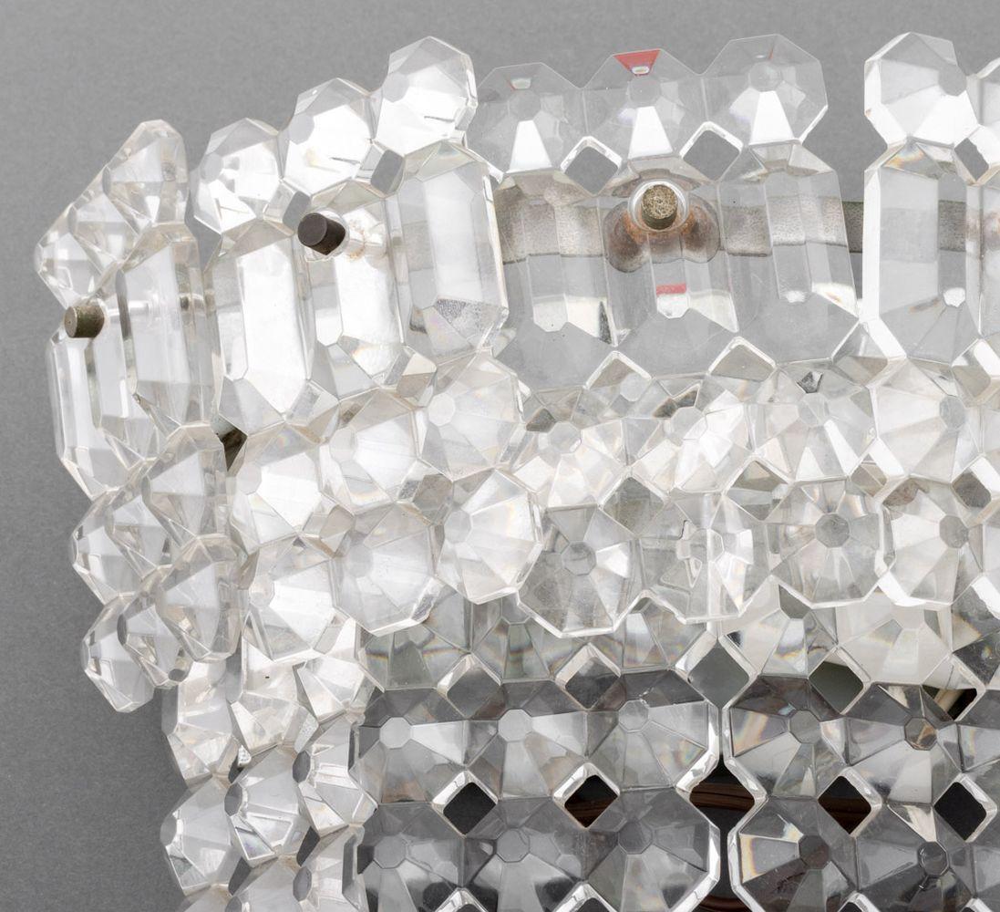 Pareja de apliques de cristal facetado de mediados de siglo siglo XX en venta
