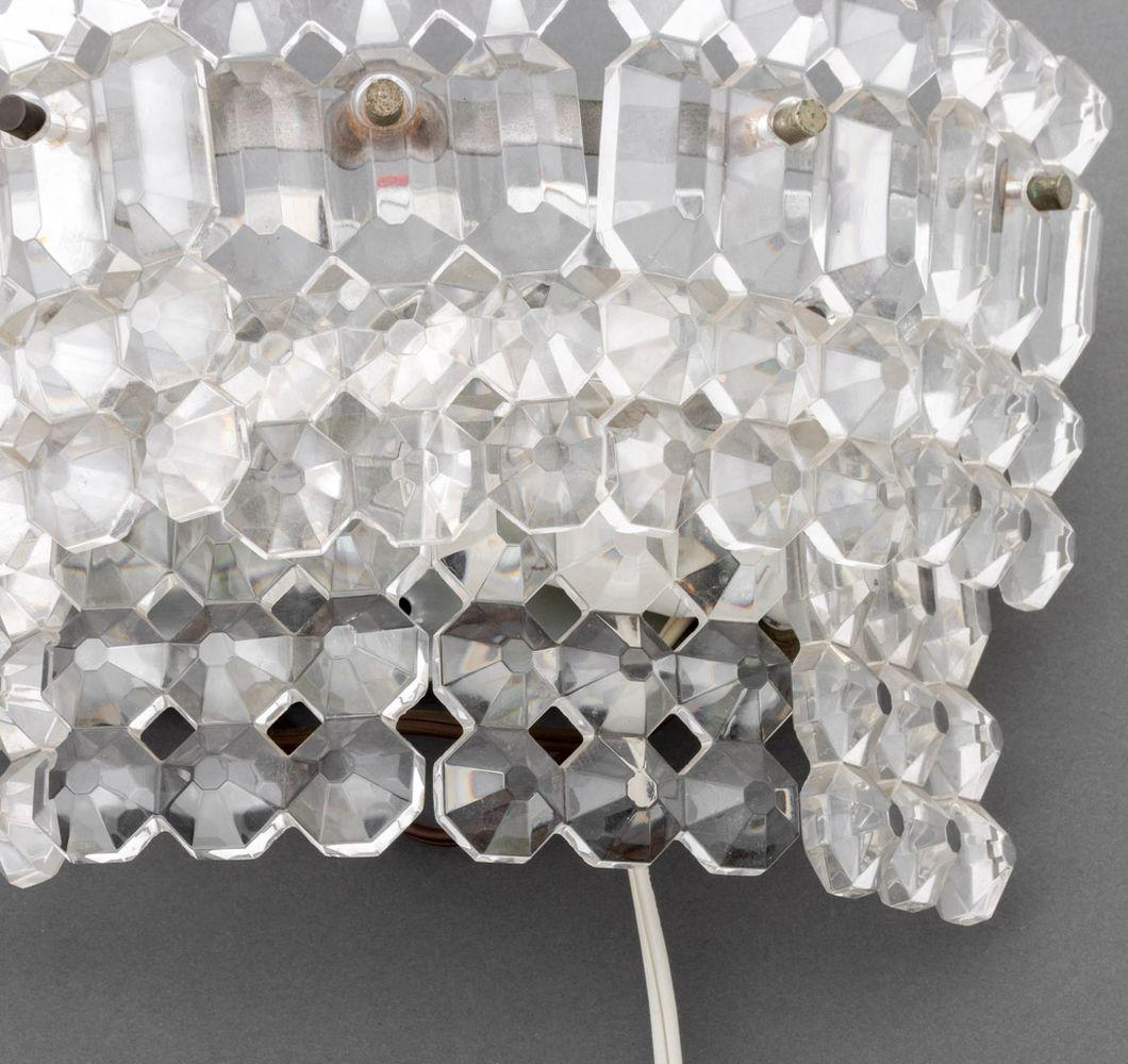 Pareja de apliques de cristal facetado de mediados de siglo Vidrio en venta