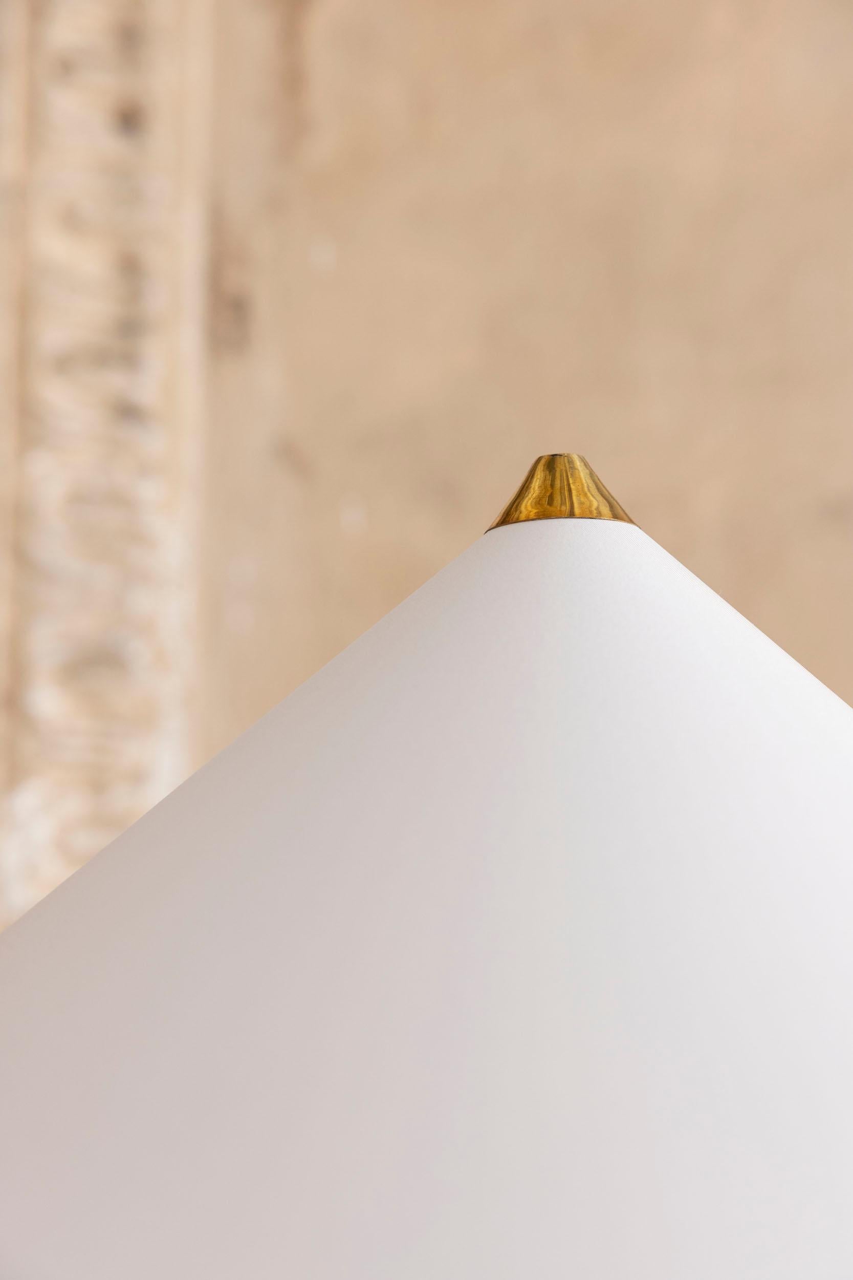 Paire de lampadaires du milieu du siècle dernier par MAE Lamp, Suède 1970 en vente 3