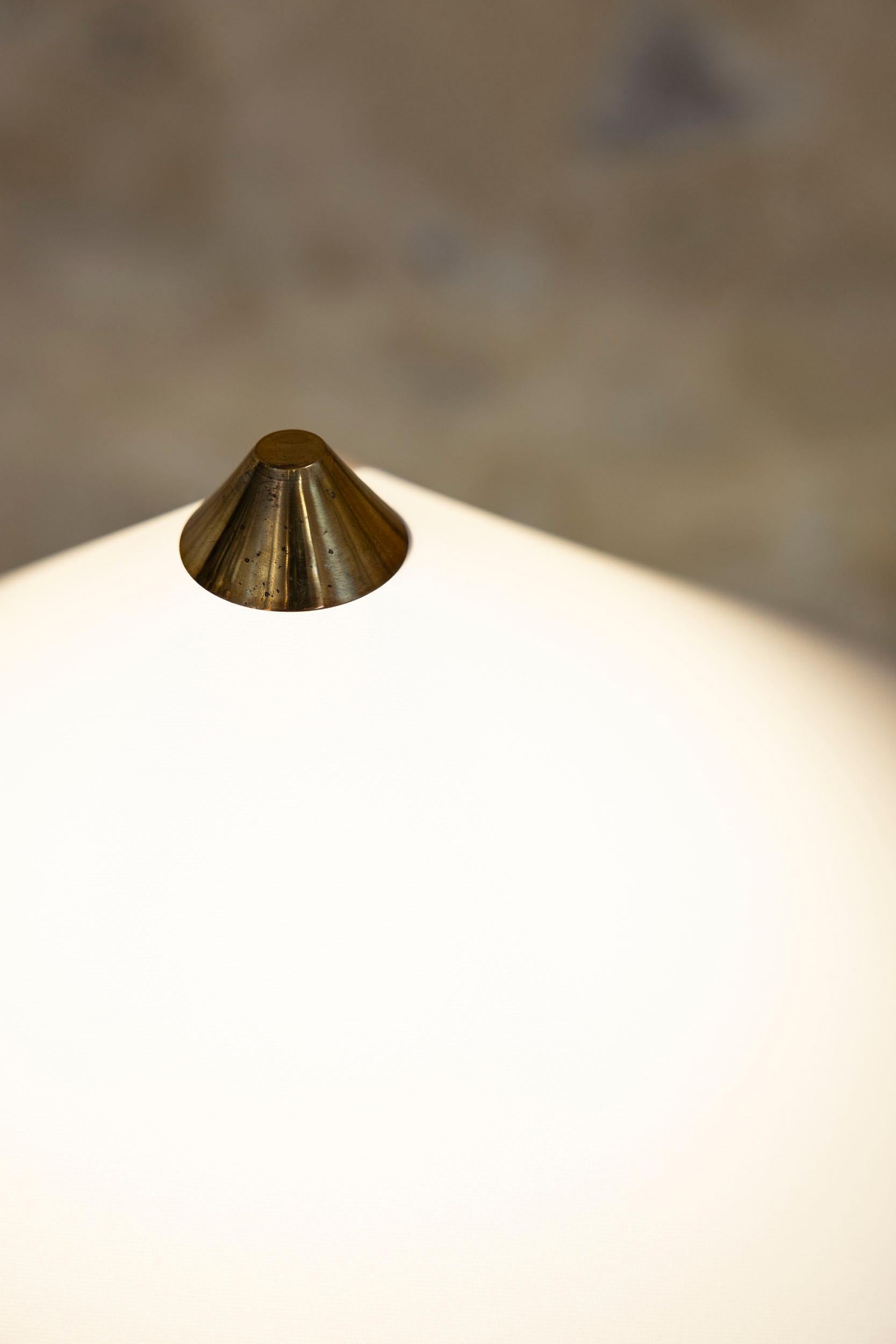 Paire de lampadaires du milieu du siècle dernier par MAE Lamp, Suède 1970 en vente 2