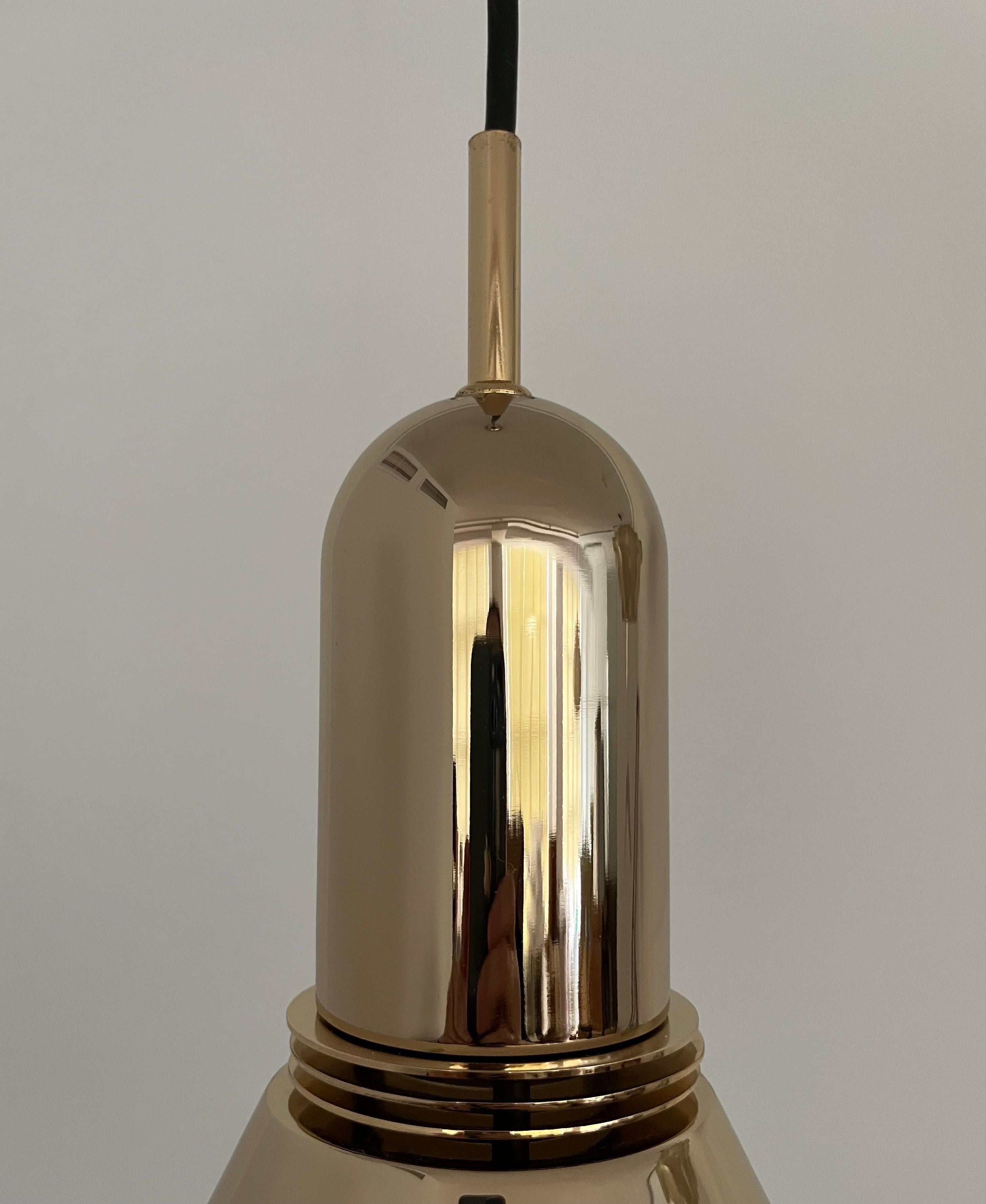 Paar Gold-Metall-Kronleuchter aus der Mitte des Jahrhunderts von Estiluz, Barcelona, 1970er Jahre im Angebot 4