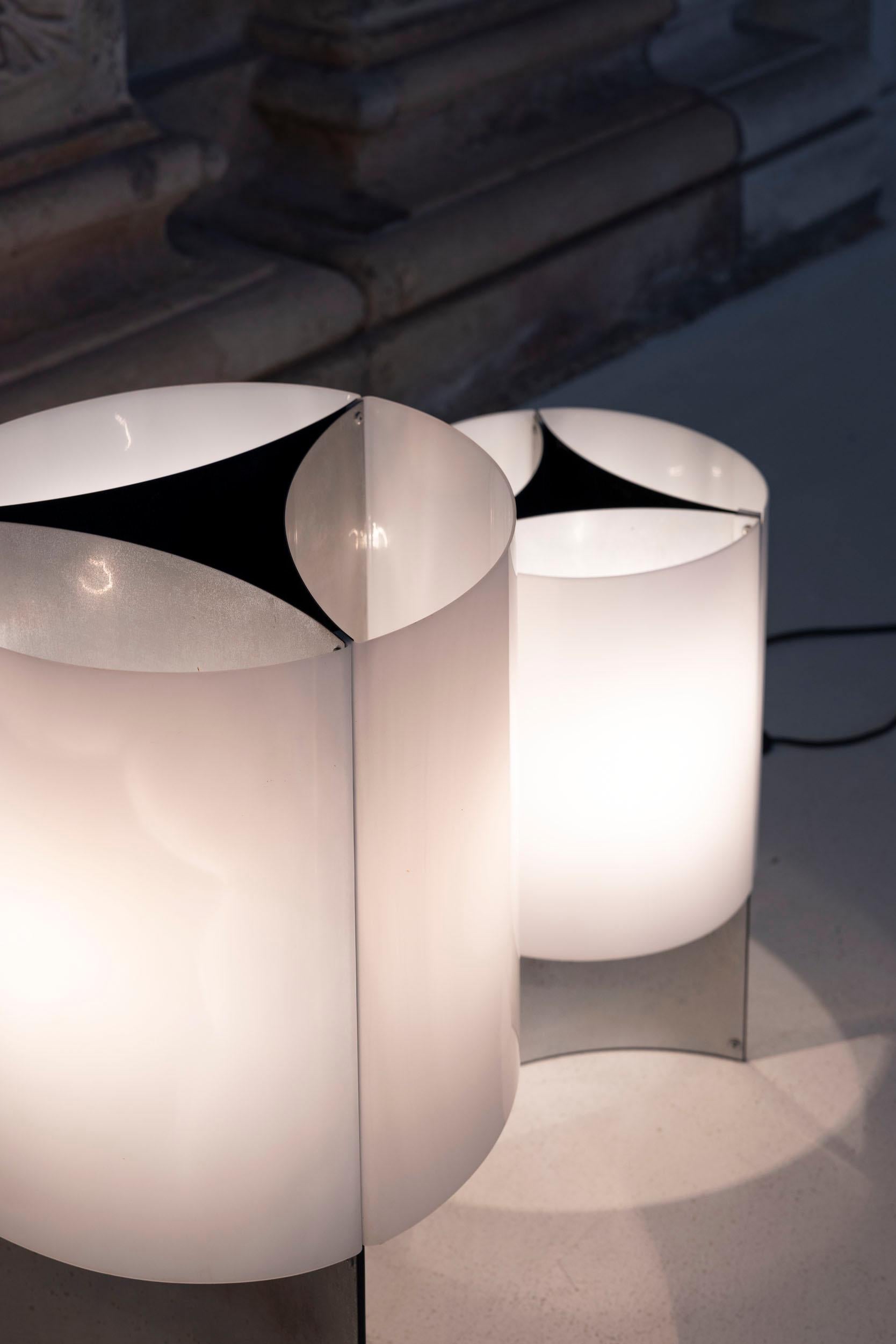 Midcentury pair of lamps 526 model G and P by Massimo Vignelli for Arteluce 3