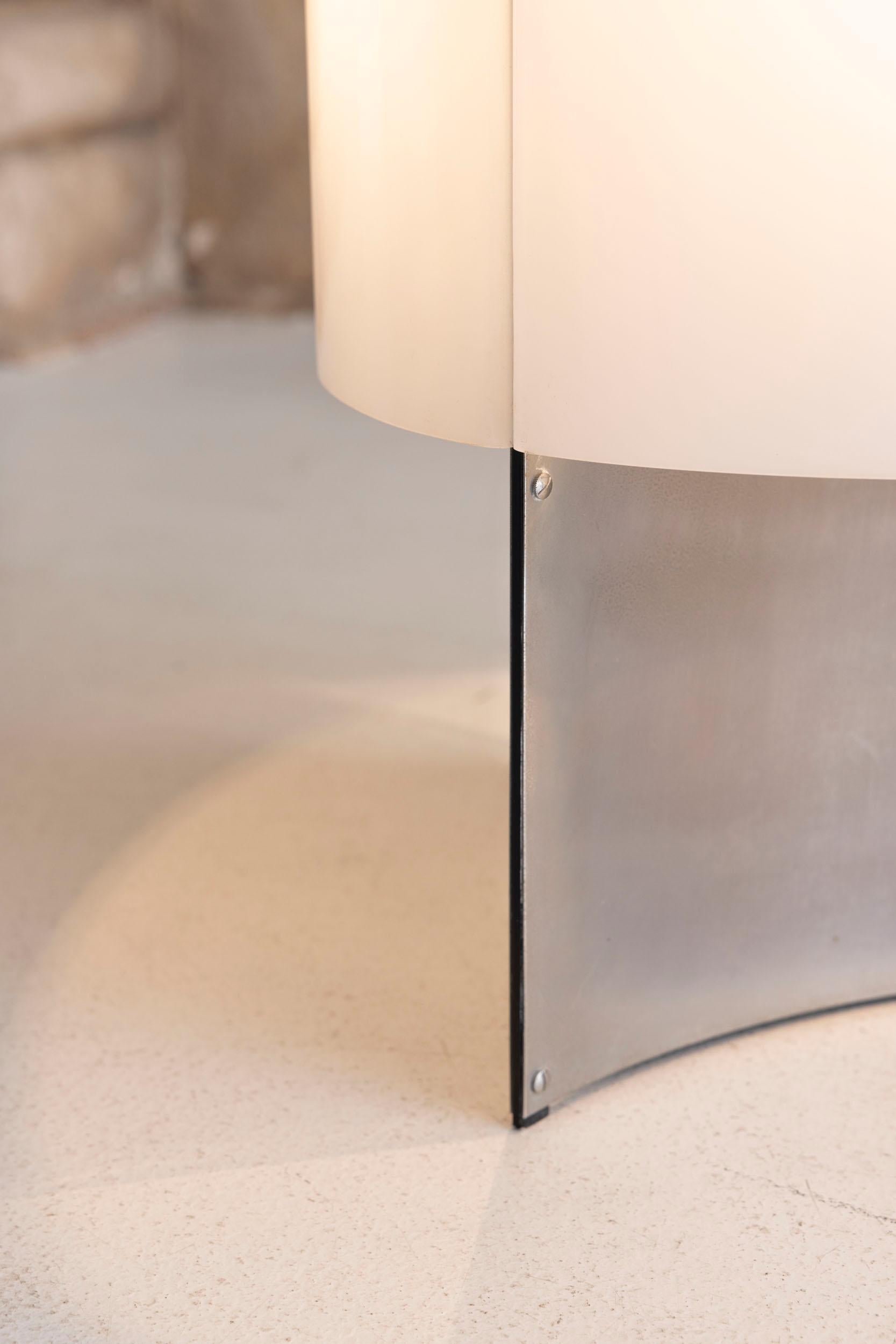 Midcentury pair of lamps 526 model G and P by Massimo Vignelli for Arteluce 2