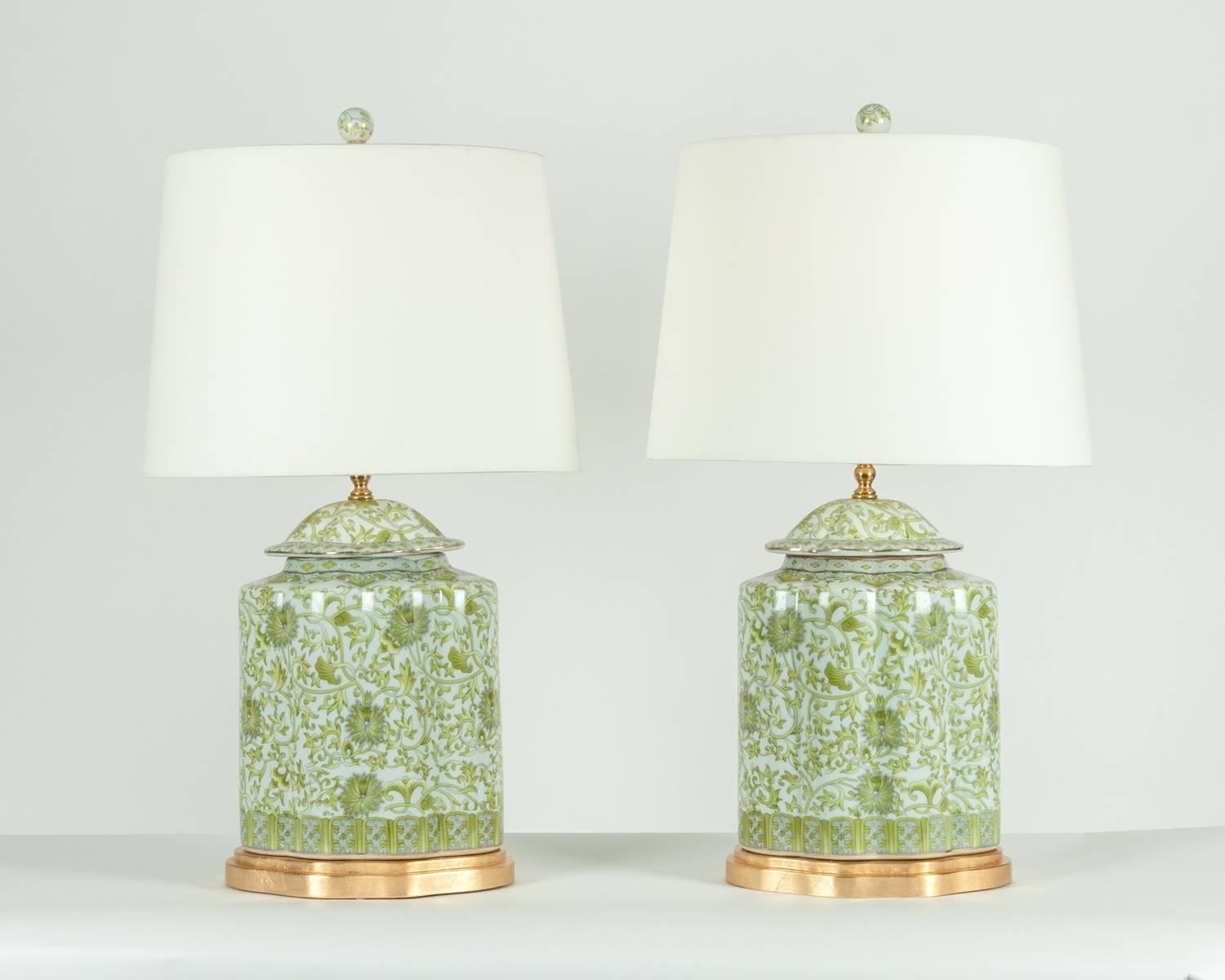 Midcentury Pair of Porcelain Table Lamps 4