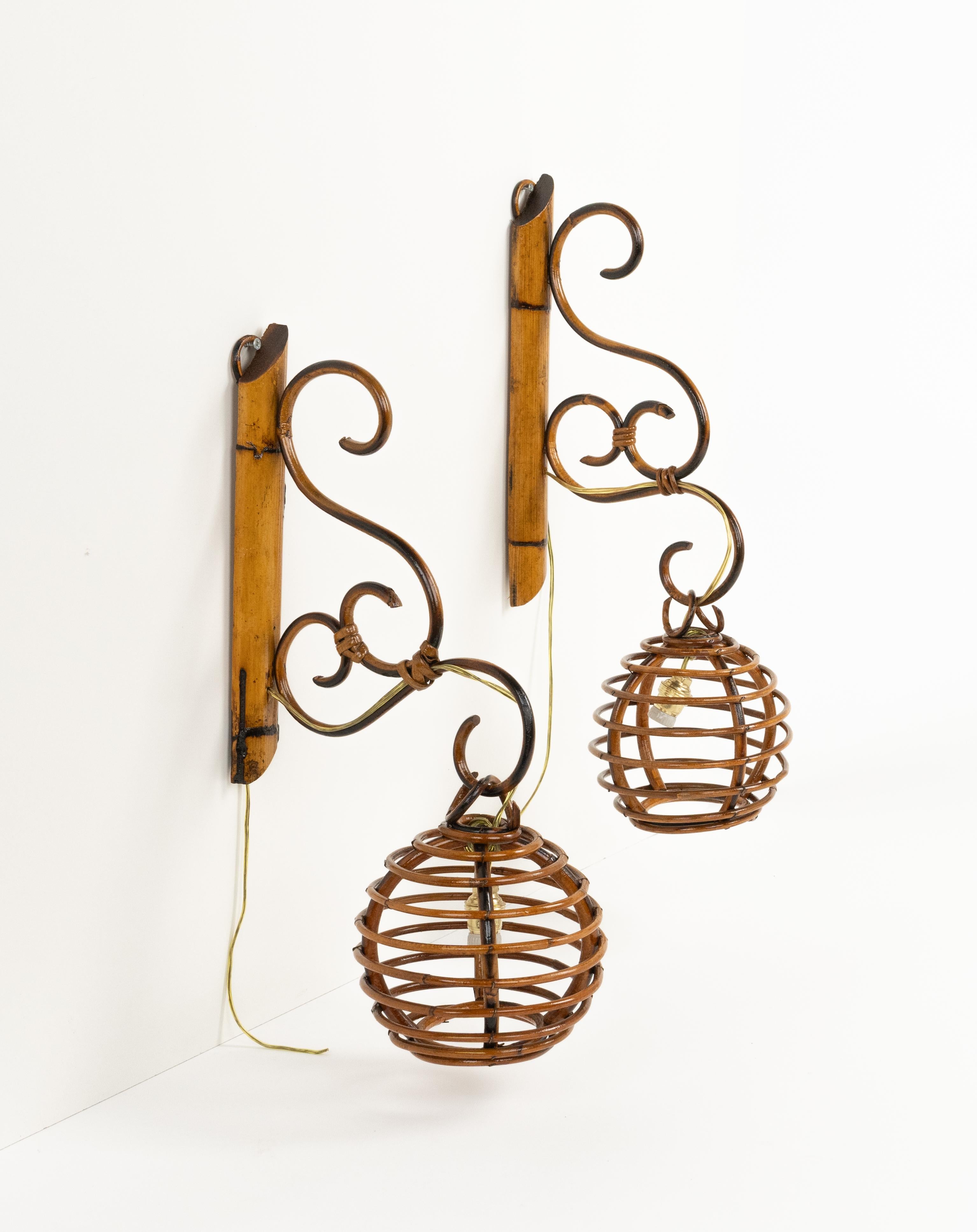 Midcentury Pair of Sconces in Bamboo and Rattan Louis Sognot Style, Italy 1960s For Sale 4