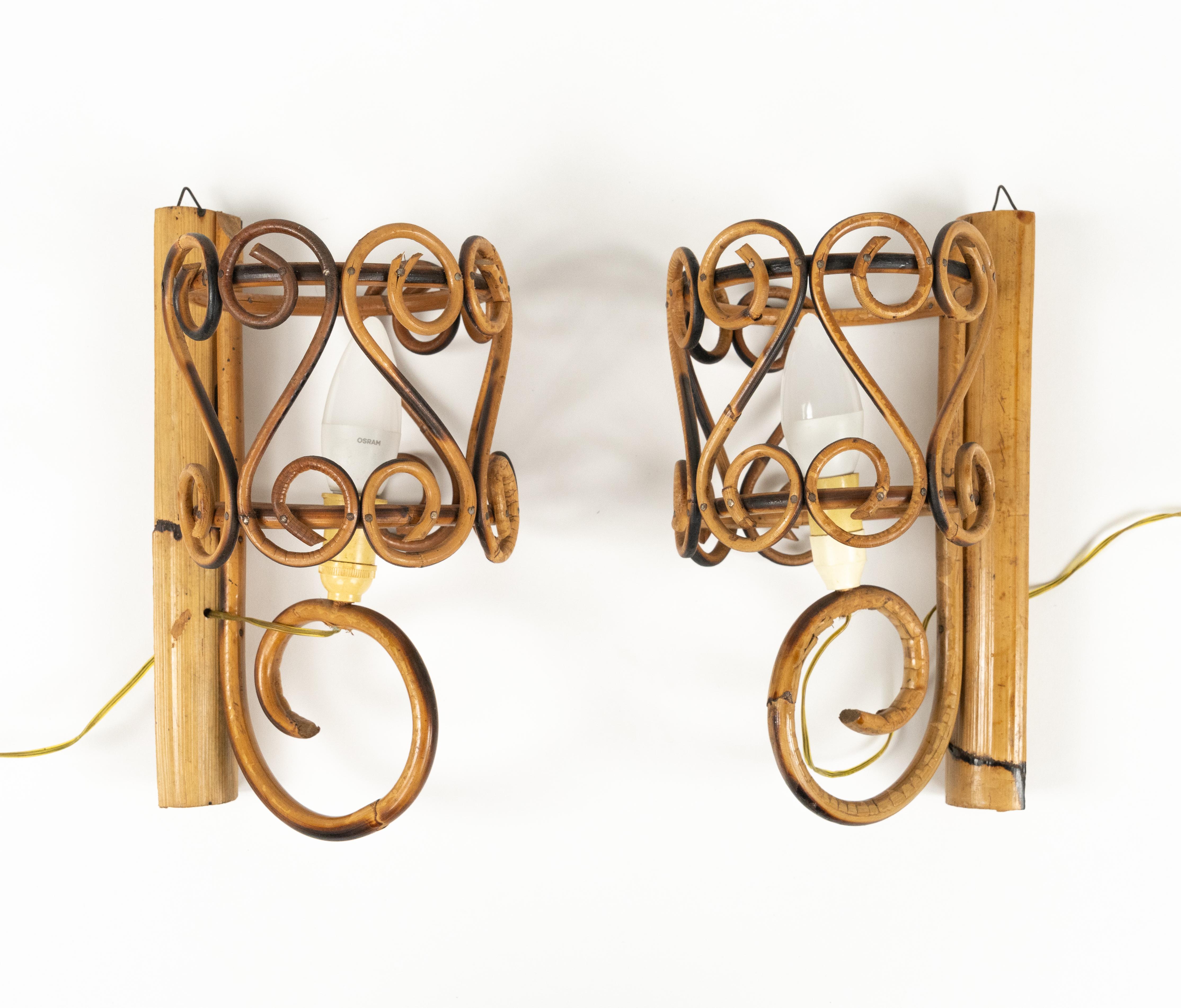 Pareja de candelabros de bambú y ratán de mediados de siglo Estilo Louis Sognot, Italia Años 60 en venta 8