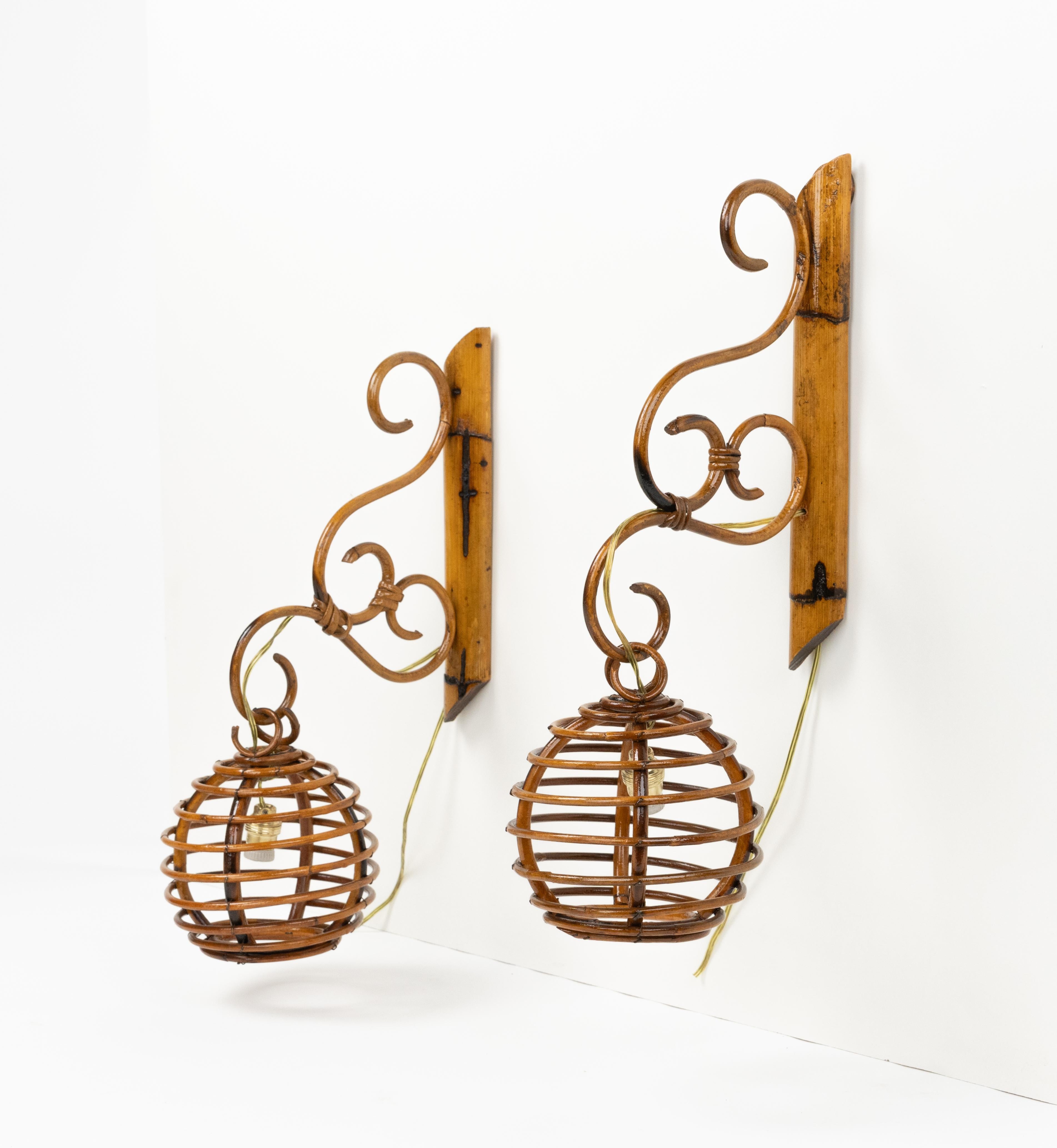 Mid-Century Modern Midcentury Pair of Sconces in Bamboo and Rattan Louis Sognot Style, Italy 1960s For Sale