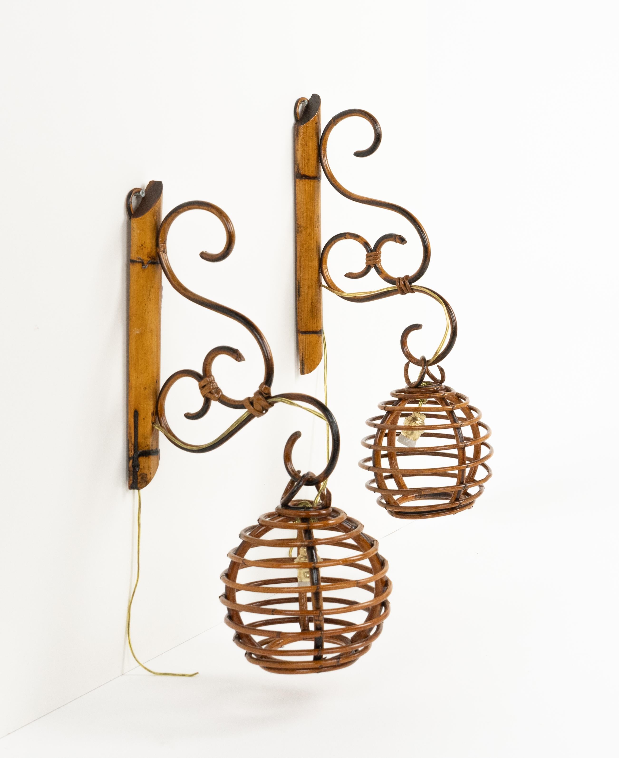 Midcentury Pair of Sconces in Bamboo and Rattan Louis Sognot Style, Italy 1960s For Sale 2