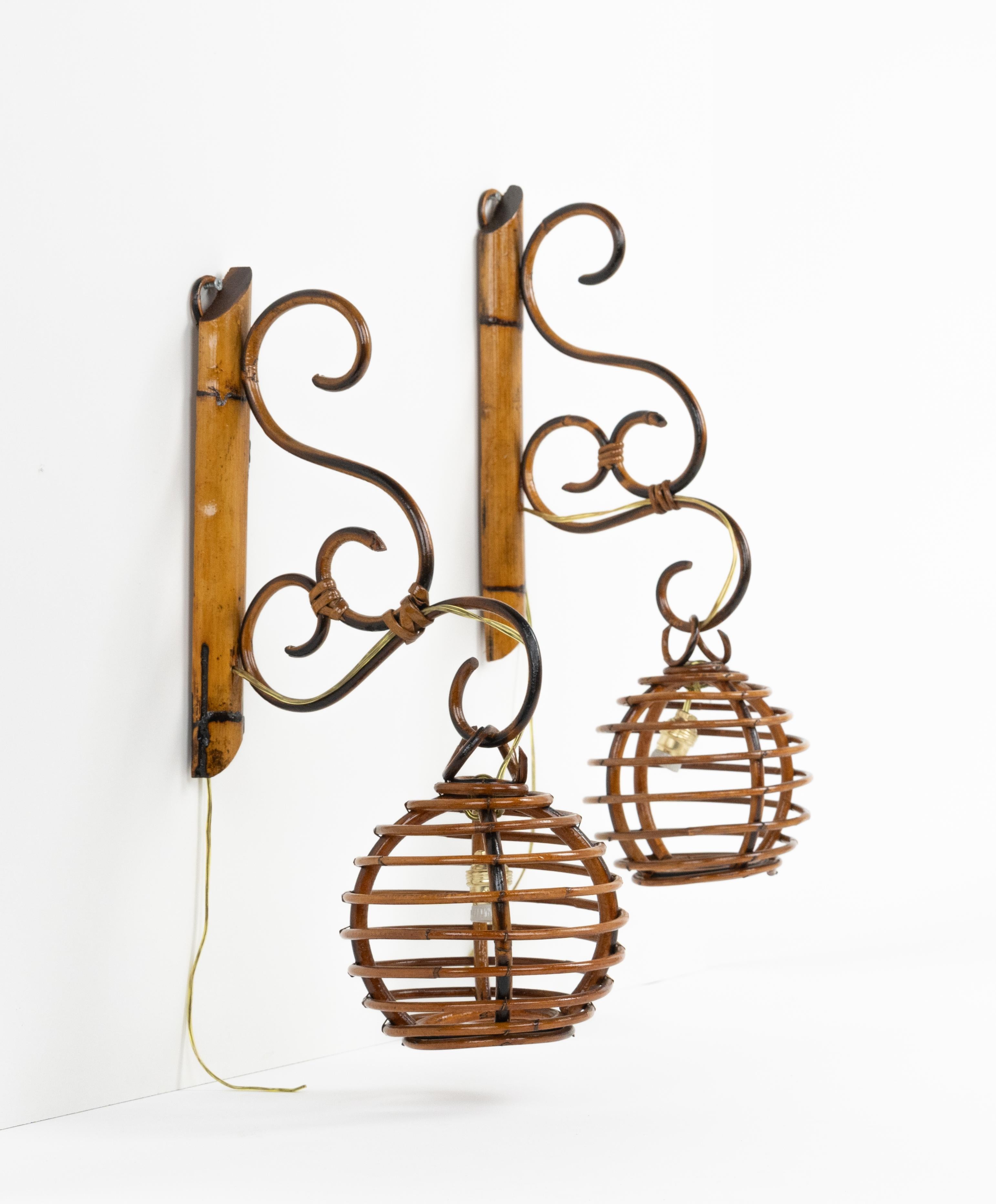 Midcentury Pair of Sconces in Bamboo and Rattan Louis Sognot Style, Italy 1960s For Sale 3