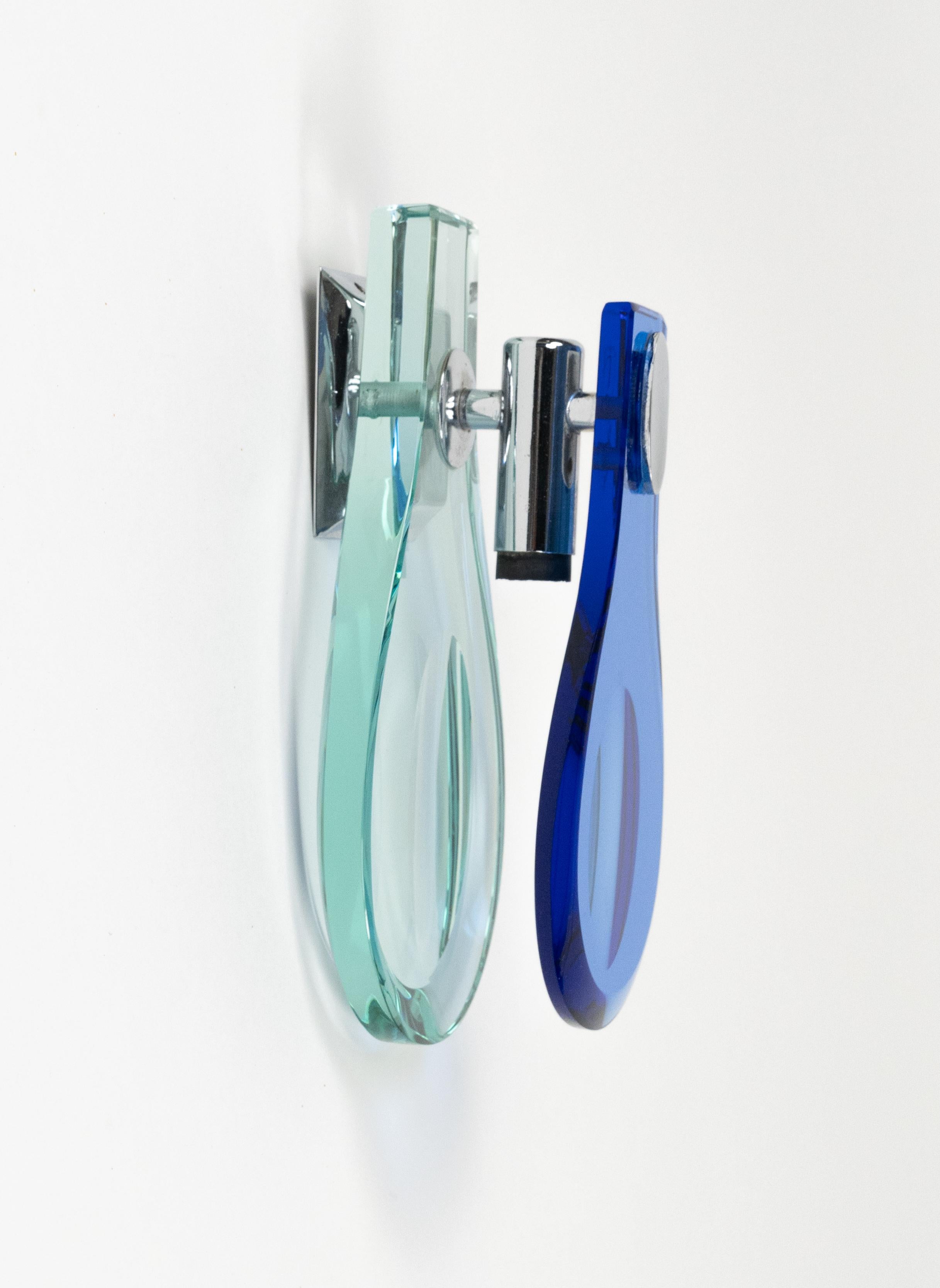 Paar Wandleuchter aus Glas und Chrom aus der Mitte des Jahrhunderts von Cristal Arte, Italien 1960er Jahre im Angebot 3