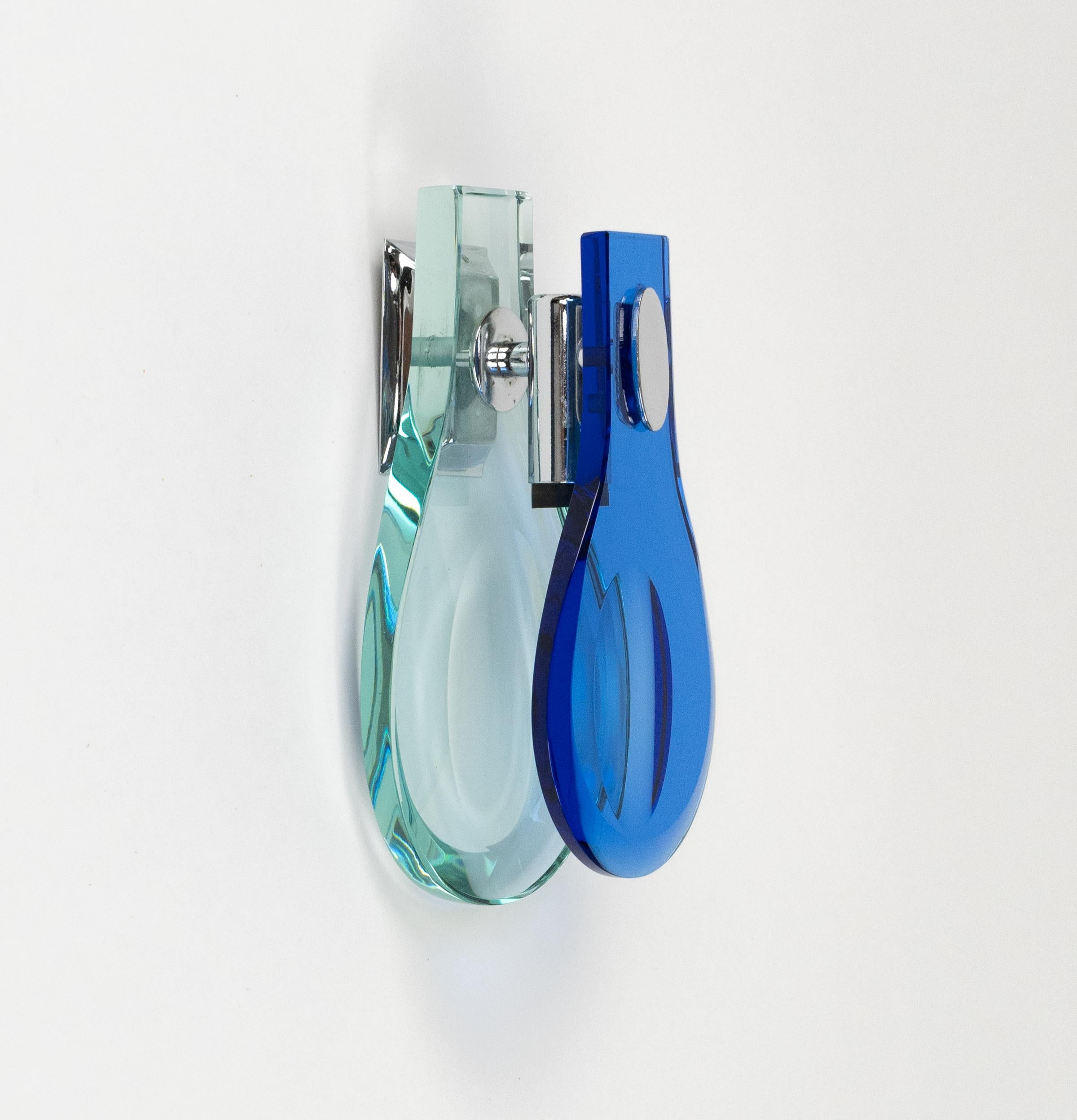 Paar Wandleuchter aus Glas und Chrom aus der Mitte des Jahrhunderts von Cristal Arte, Italien 1960er Jahre im Angebot 2
