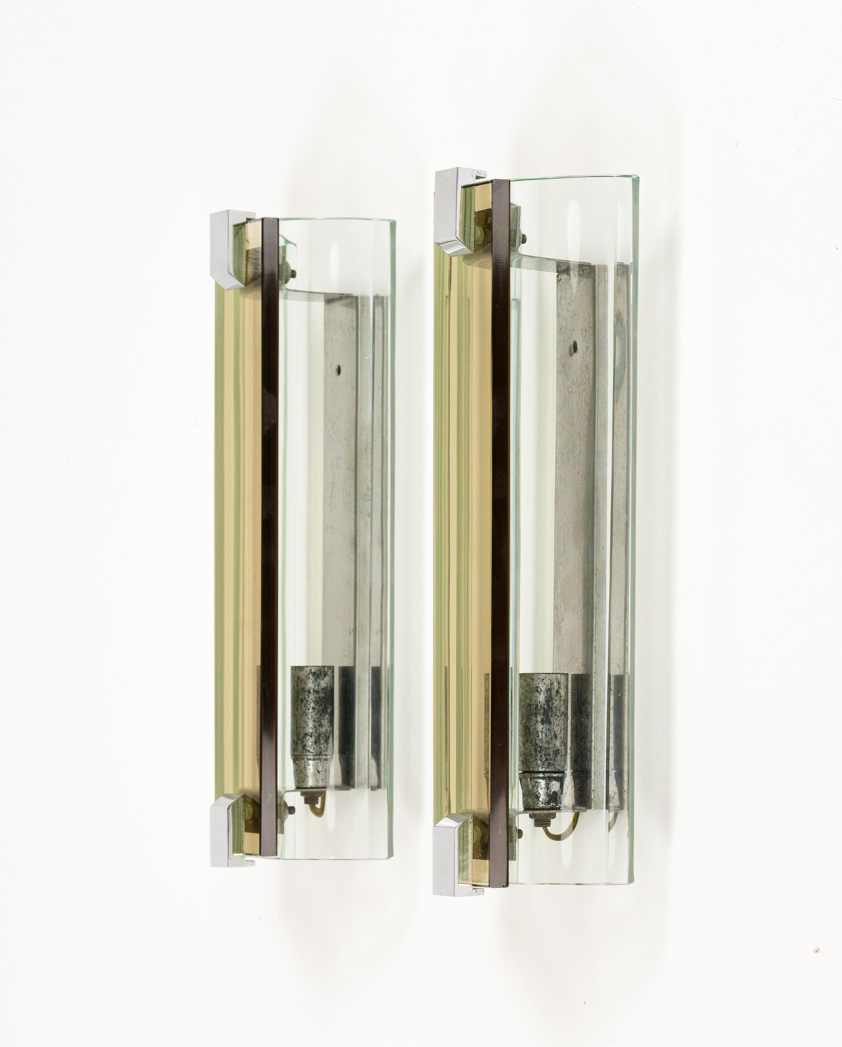 Midcentury Pair of Sconces Wall Lamps in Glass and Steel by Veca, Italy 1970s For Sale 4