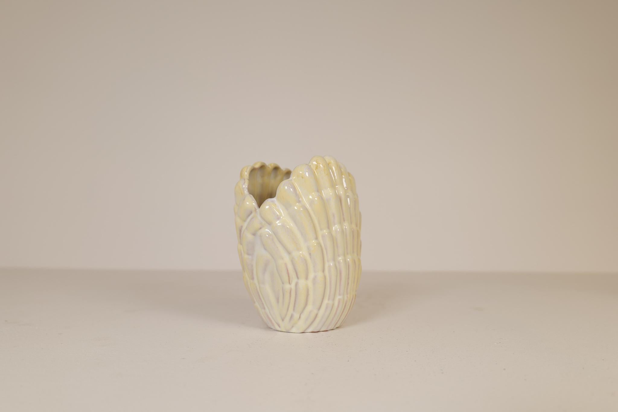 Midcentury Pair of Seashell Vases by Vicke Lindstrand for Upsala Ekeby, Sweden 6