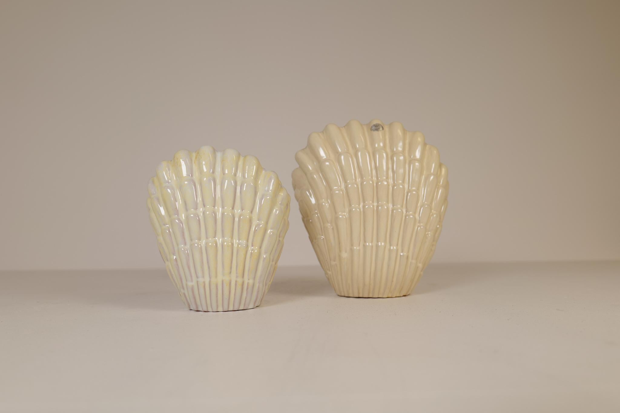 Swedish Midcentury Pair of Seashell Vases by Vicke Lindstrand for Upsala Ekeby, Sweden