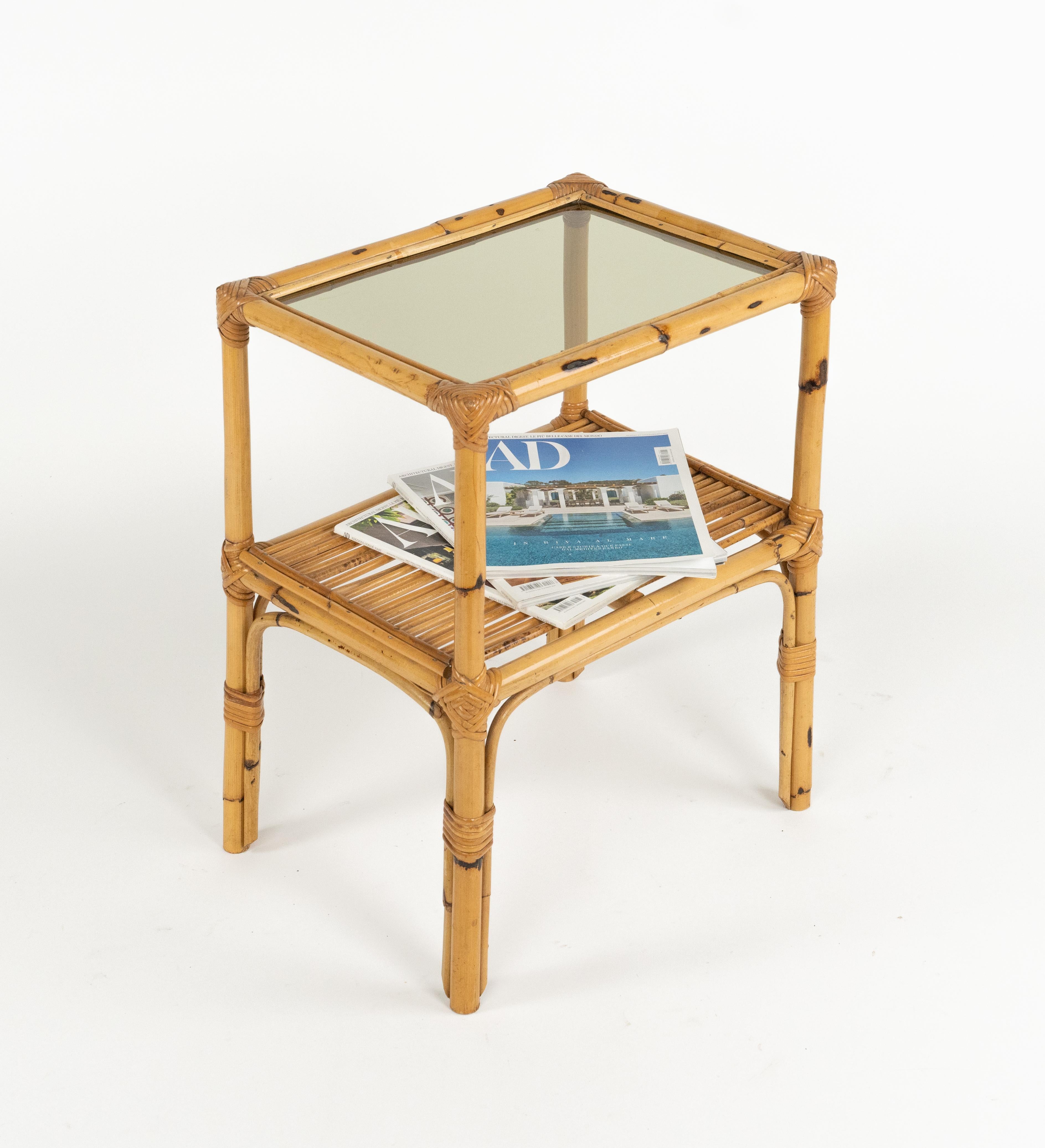 Paar Beistelltische aus Rattan, Bambus und Glas aus der Mitte des Jahrhunderts, Italien 1970er Jahre im Angebot 3