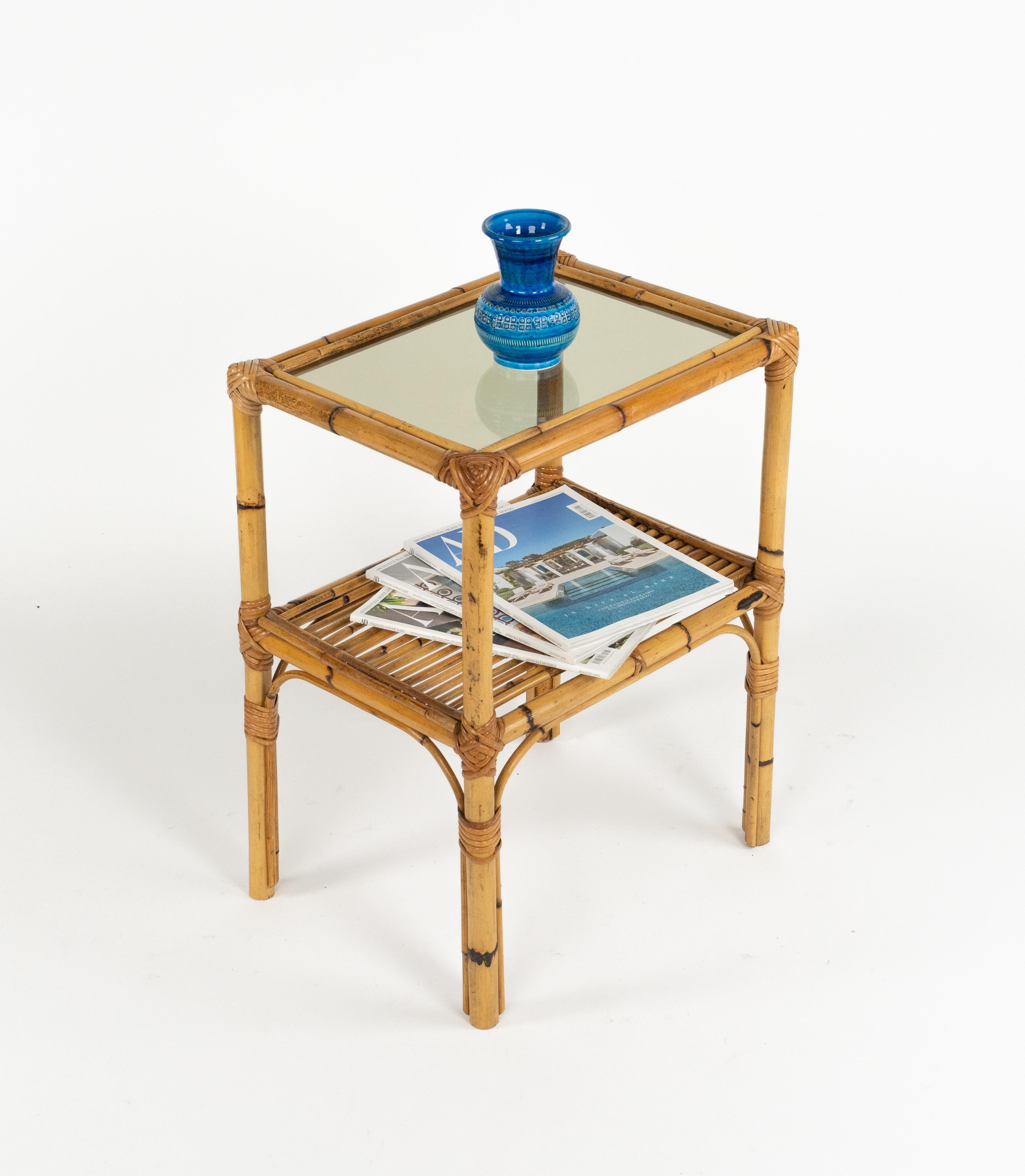 Paar Beistelltische aus Rattan, Bambus und Glas aus der Mitte des Jahrhunderts, Italien 1970er Jahre im Angebot 9