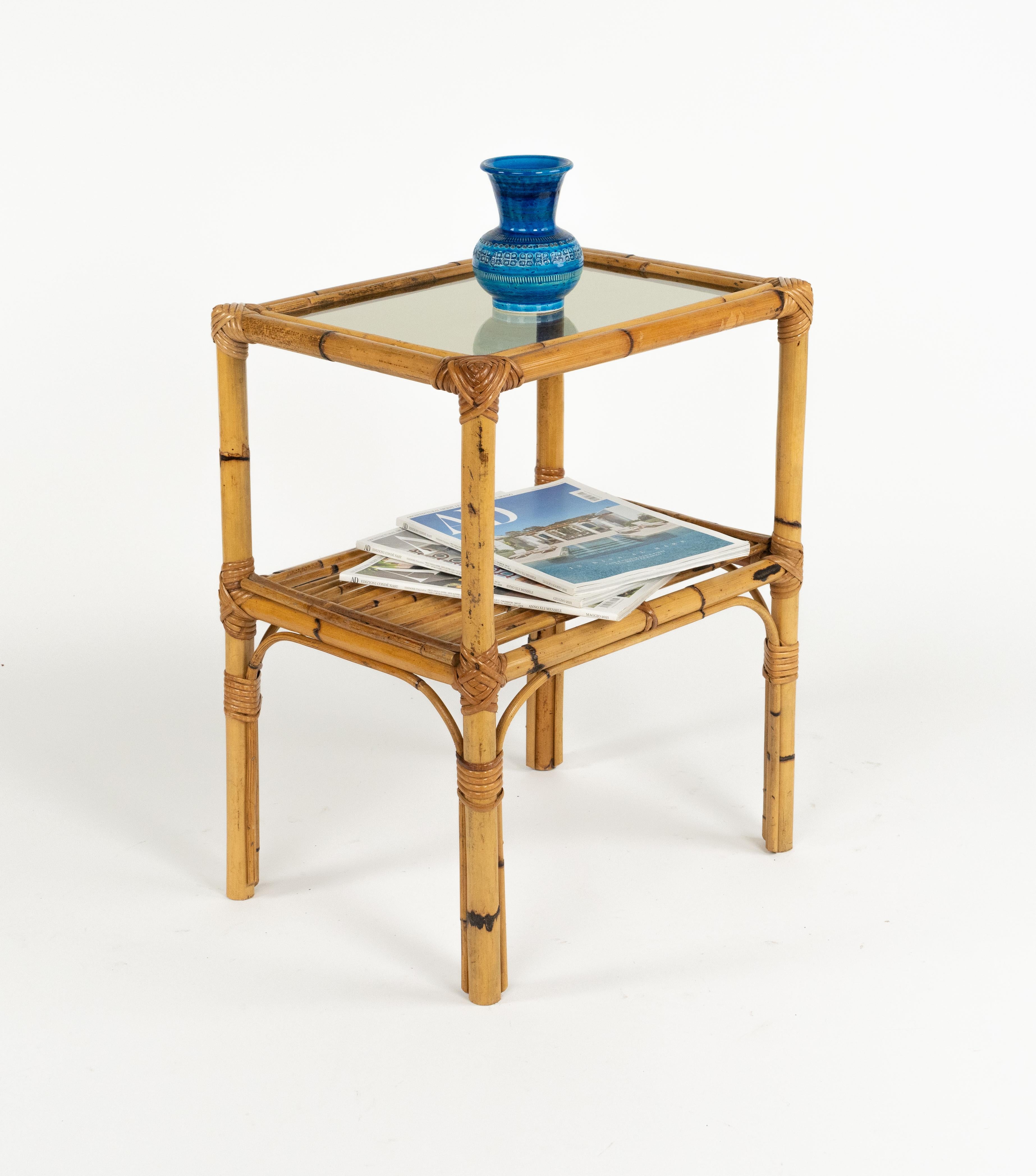 Paar Beistelltische aus Rattan, Bambus und Glas aus der Mitte des Jahrhunderts, Italien 1970er Jahre im Angebot 10