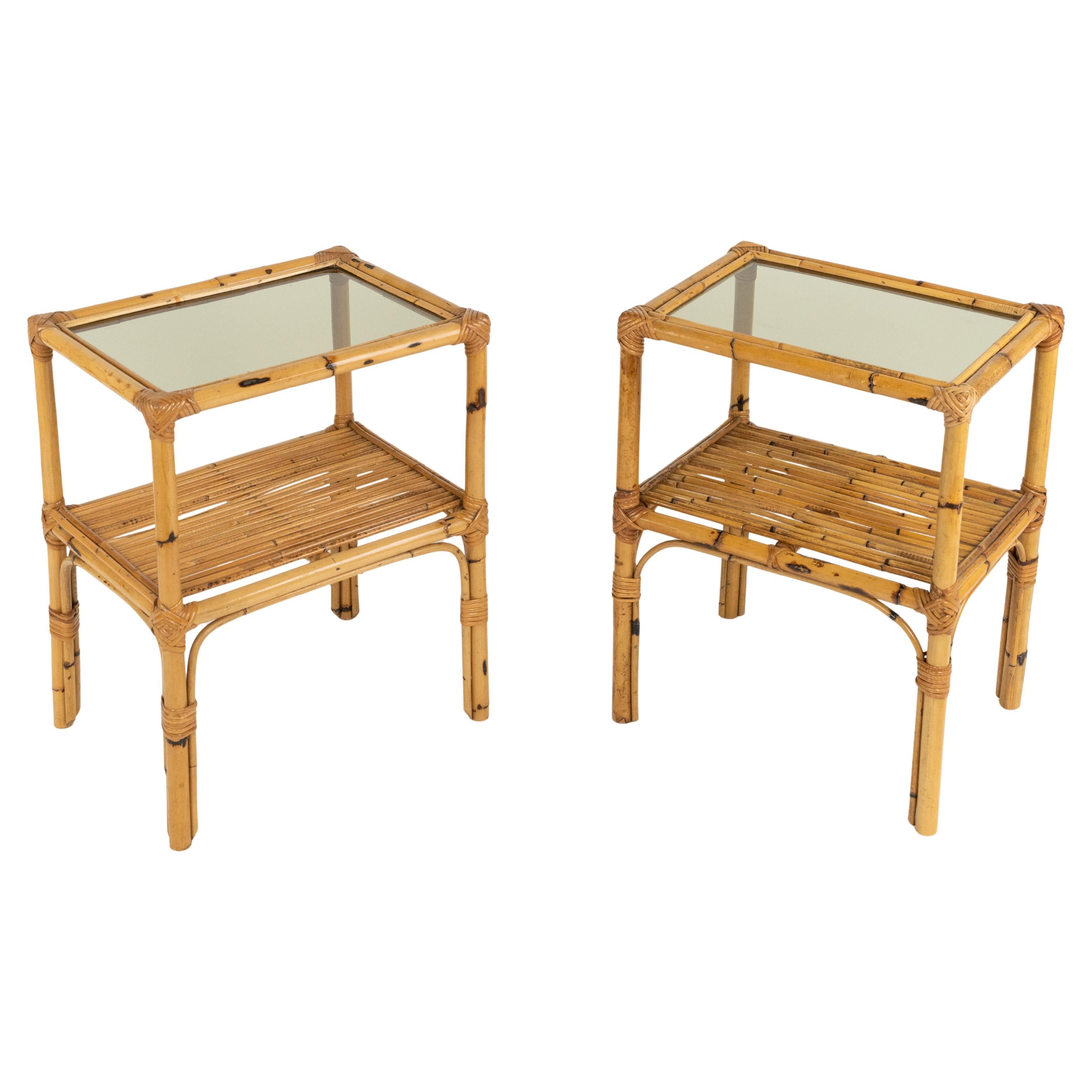 Paar Beistelltische aus Rattan, Bambus und Glas aus der Mitte des Jahrhunderts, Italien 1970er Jahre im Angebot