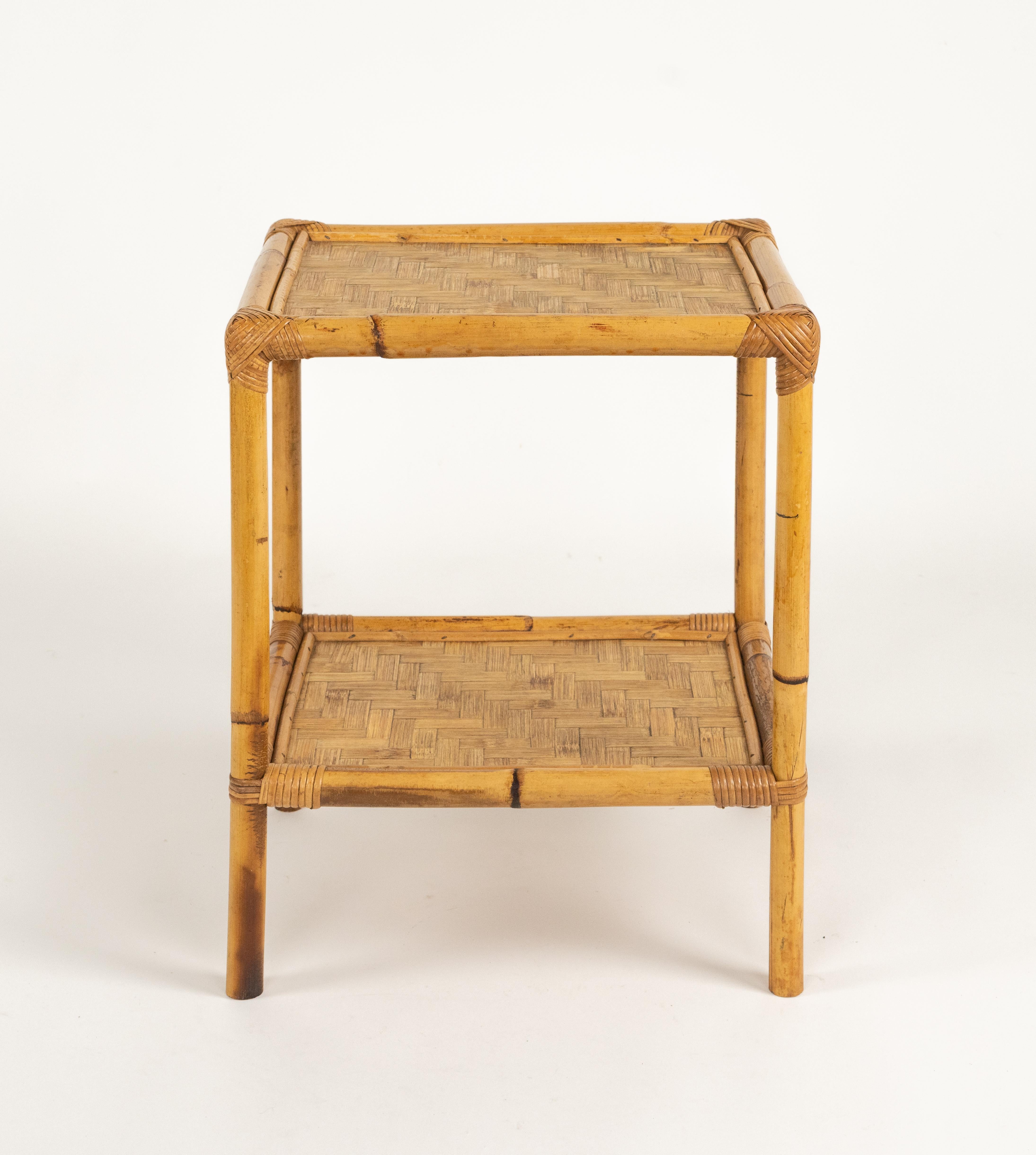 Paire de tables d'appoint à deux plateaux en rotin et bambou, Italie, années 1970 en vente 1