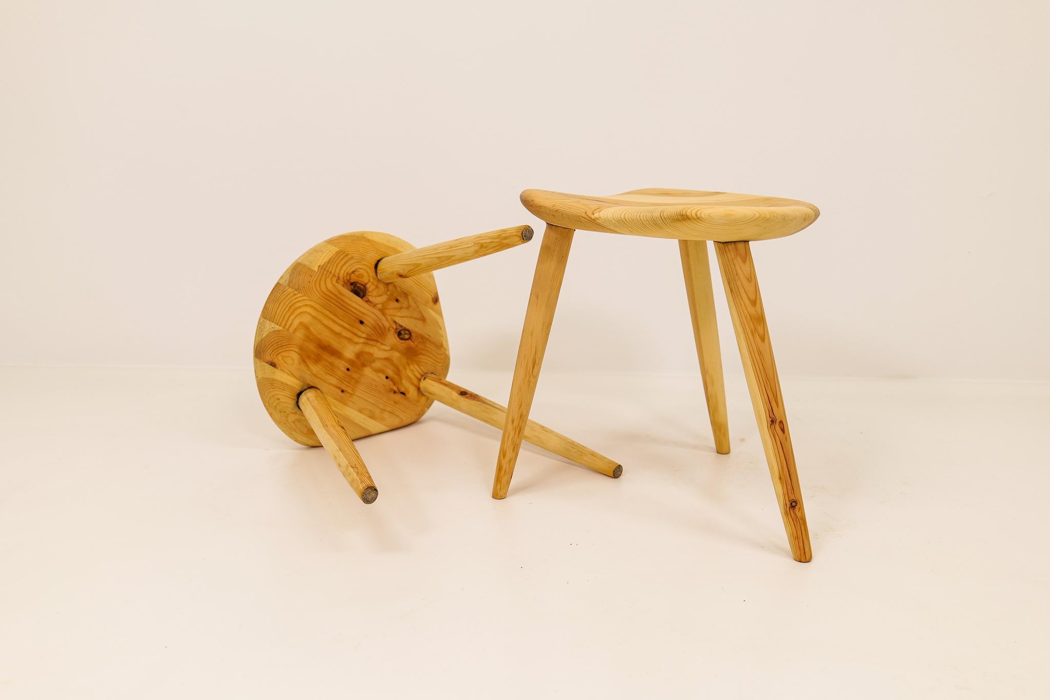 Midcentury Pair of Stools in Pine by Norsk Husflid 1960s Norway 3