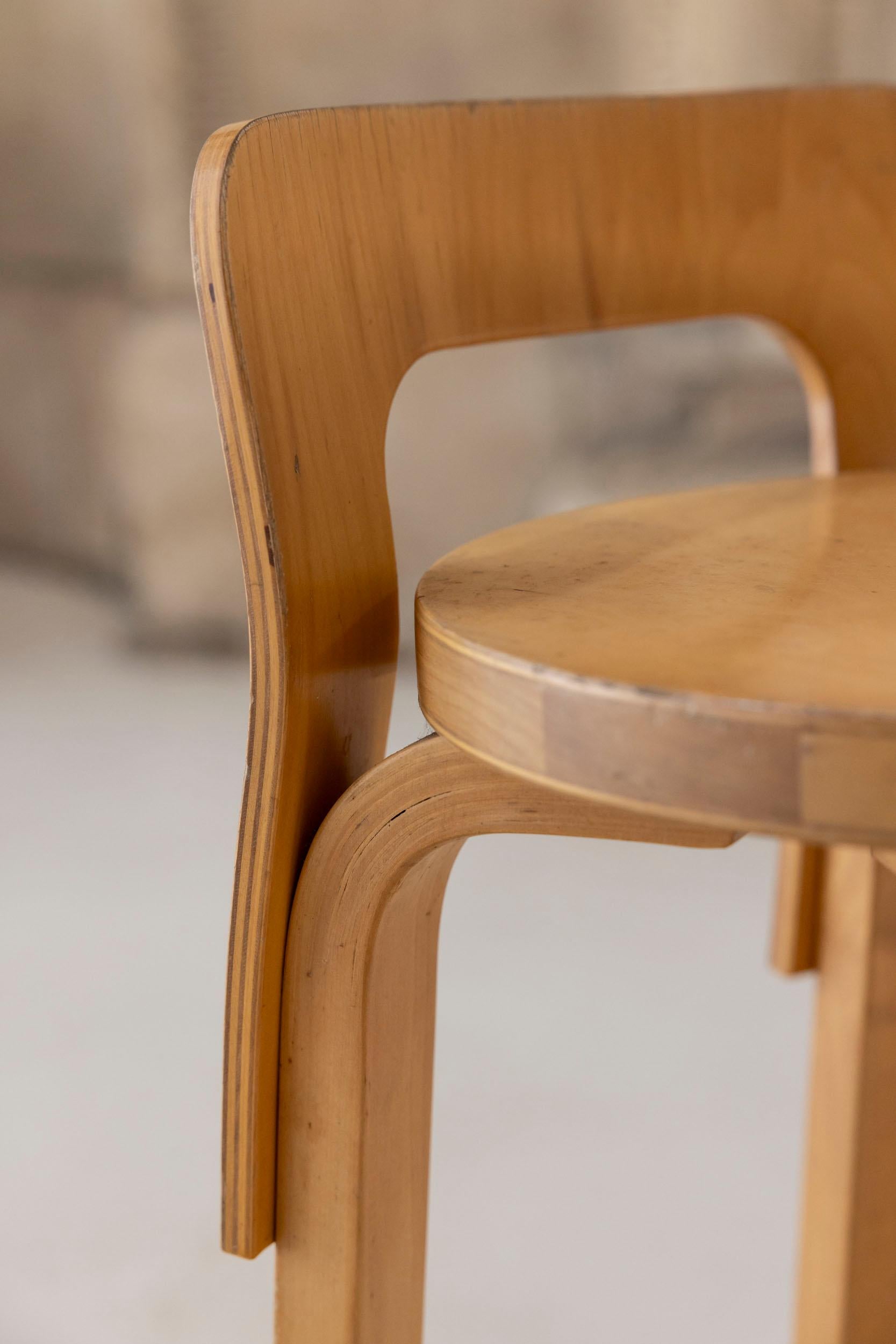 Midcentury pair of stools mod. K65 by Alvar Aalto for Artek For Sale 9
