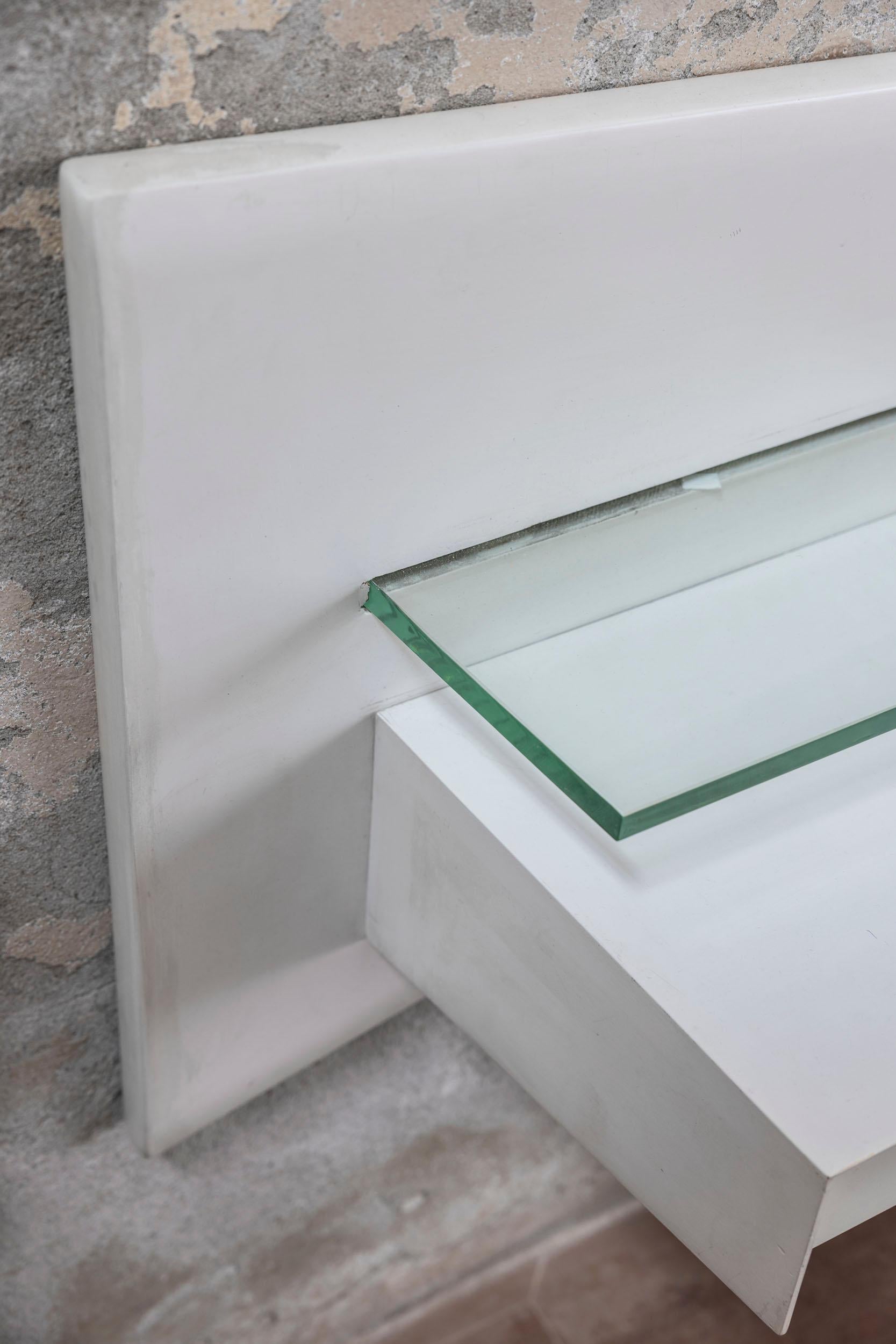 Midcentury pair of suspended side tables by Dassi In Excellent Condition For Sale In Piacenza, Italy